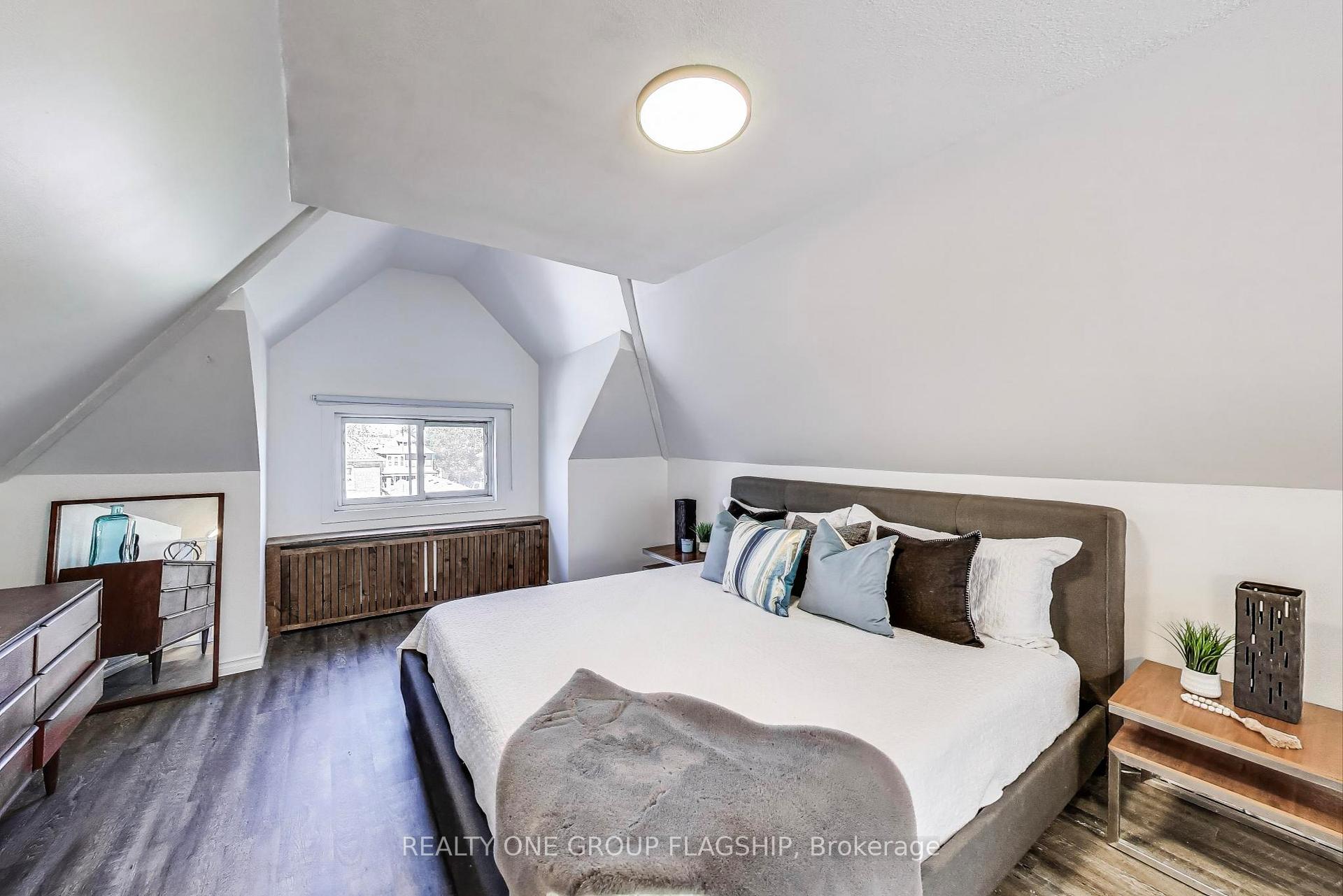 Photo 27 of 23 Rosslyn Avenue N, Hamilton, Crown Point — HOMEH