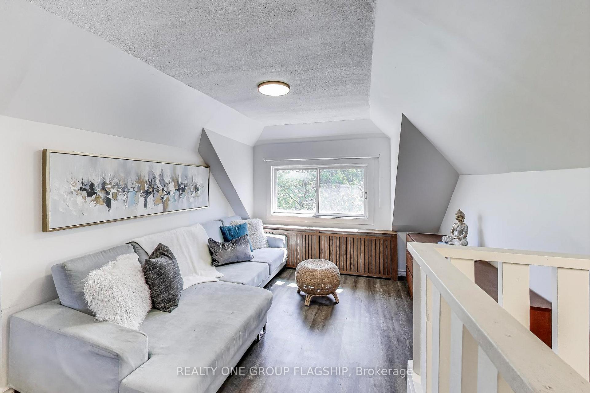 Photo 28 of 23 Rosslyn Avenue N, Hamilton, Crown Point — HOMEH