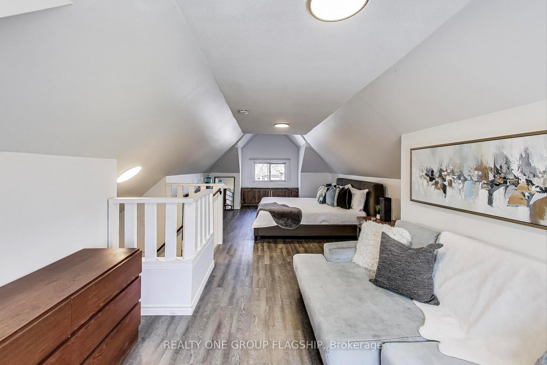 Photo 29 of 23 Rosslyn Avenue N, Hamilton, Crown Point — HOMEH