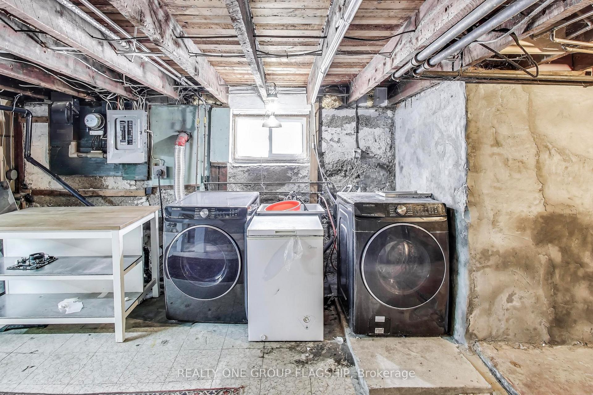 Photo 31 of 23 Rosslyn Avenue N, Hamilton, Crown Point — HOMEH