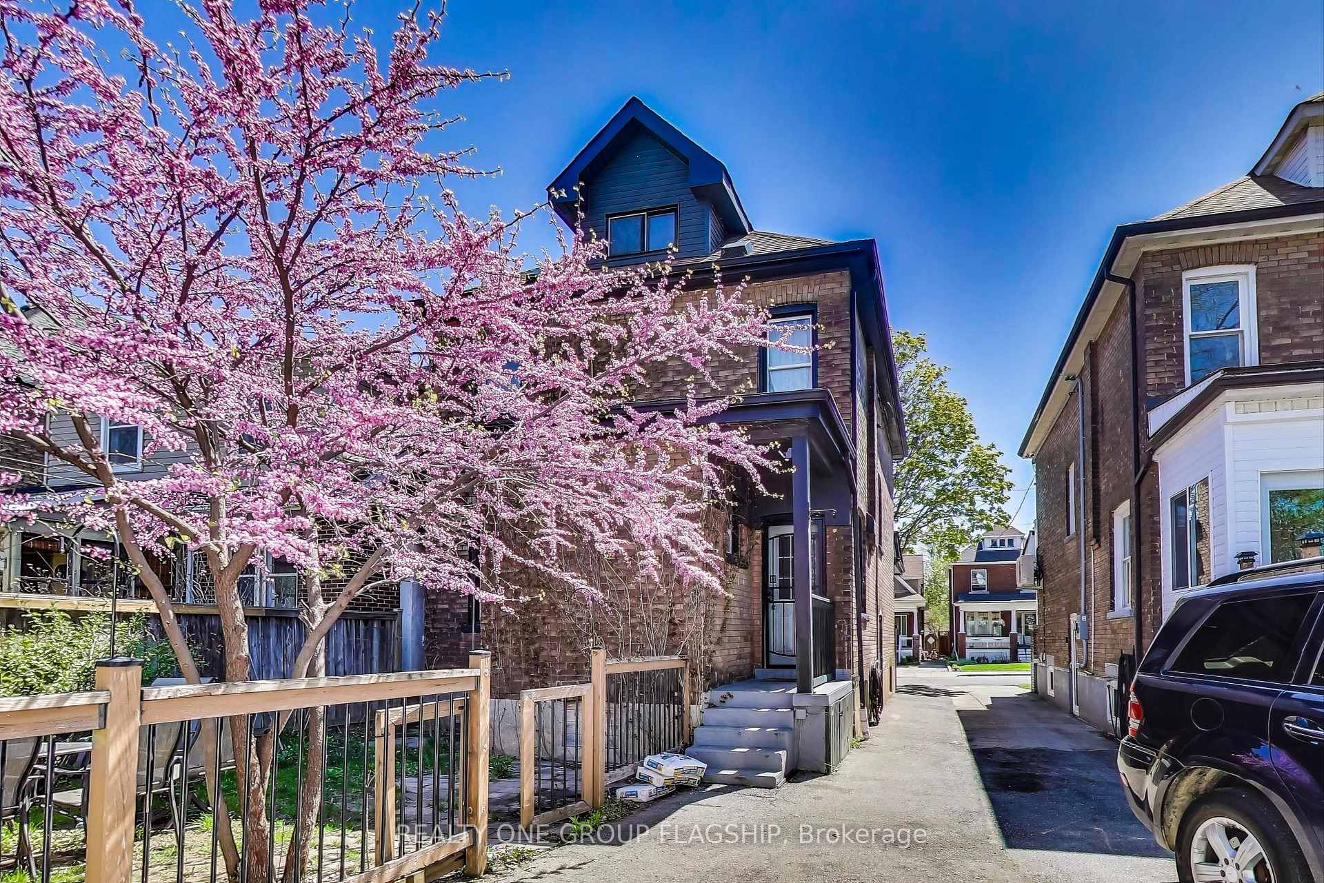 Photo 33 of 23 Rosslyn Avenue N, Hamilton, Crown Point — HOMEH