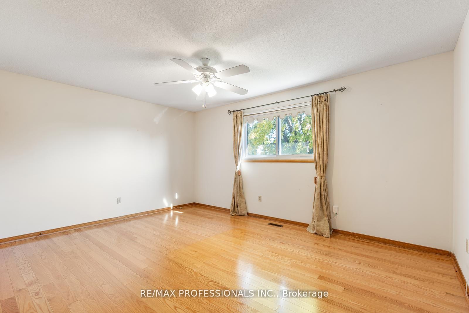 Photo 18 of 369 Airdrie Drive, Vaughan, East Woodbridge — HOMEH
