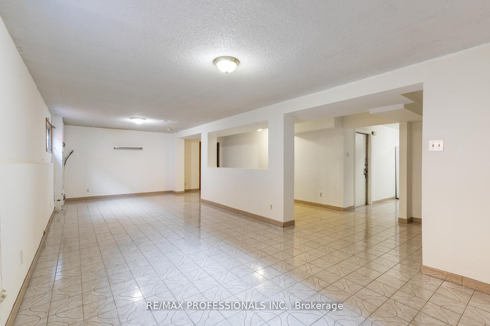 Photo 26 of 369 Airdrie Drive, Vaughan, East Woodbridge — HOMEH