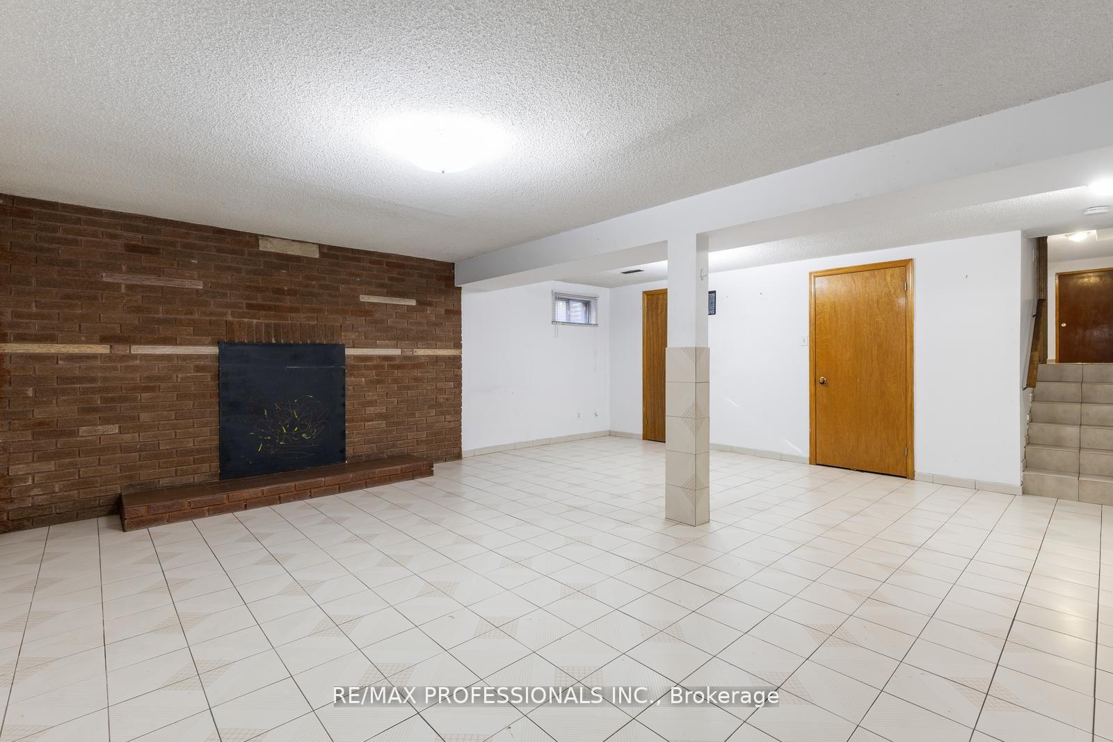 Photo 29 of 369 Airdrie Drive, Vaughan, East Woodbridge — HOMEH