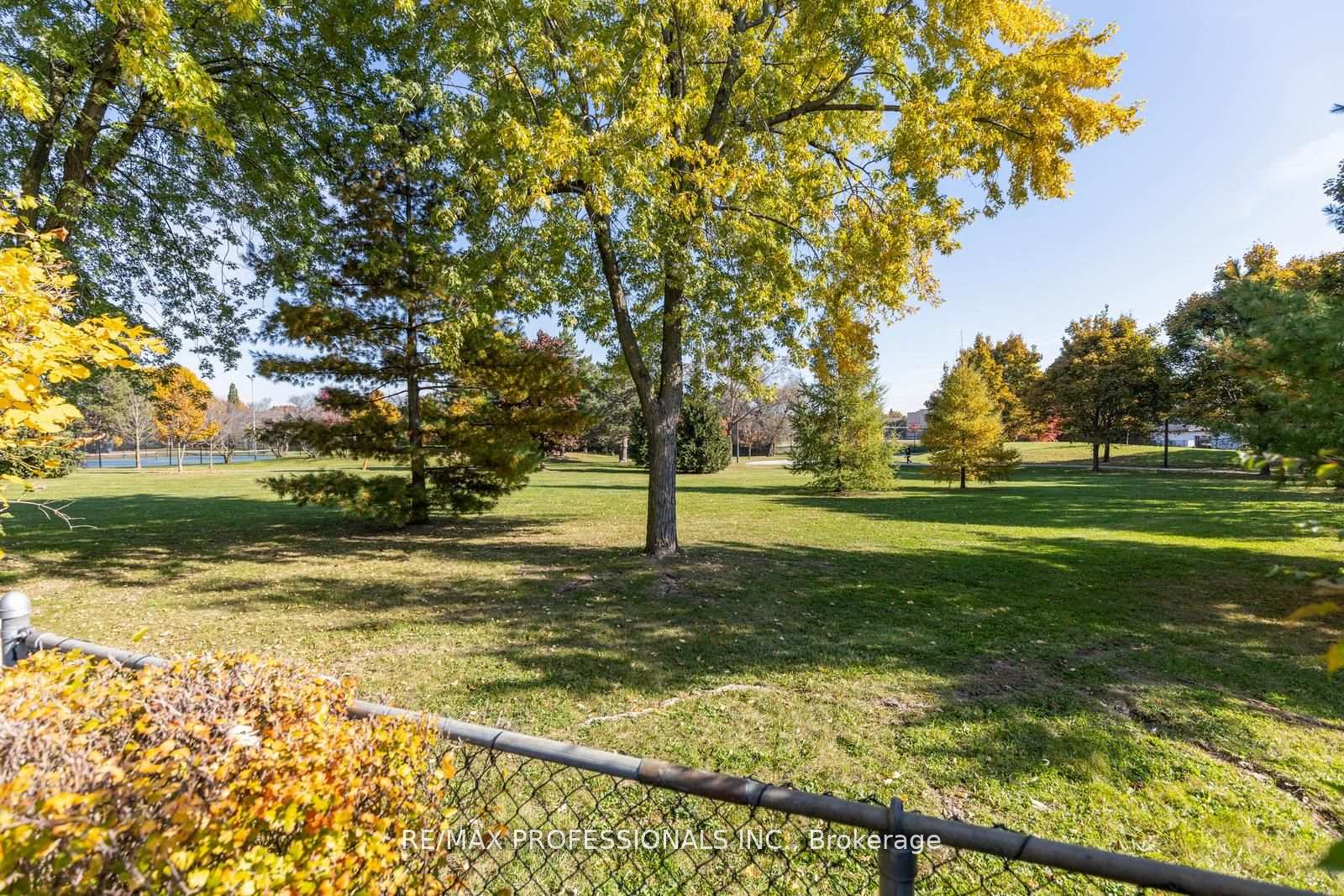 Photo 35 of 369 Airdrie Drive, Vaughan, East Woodbridge — HOMEH