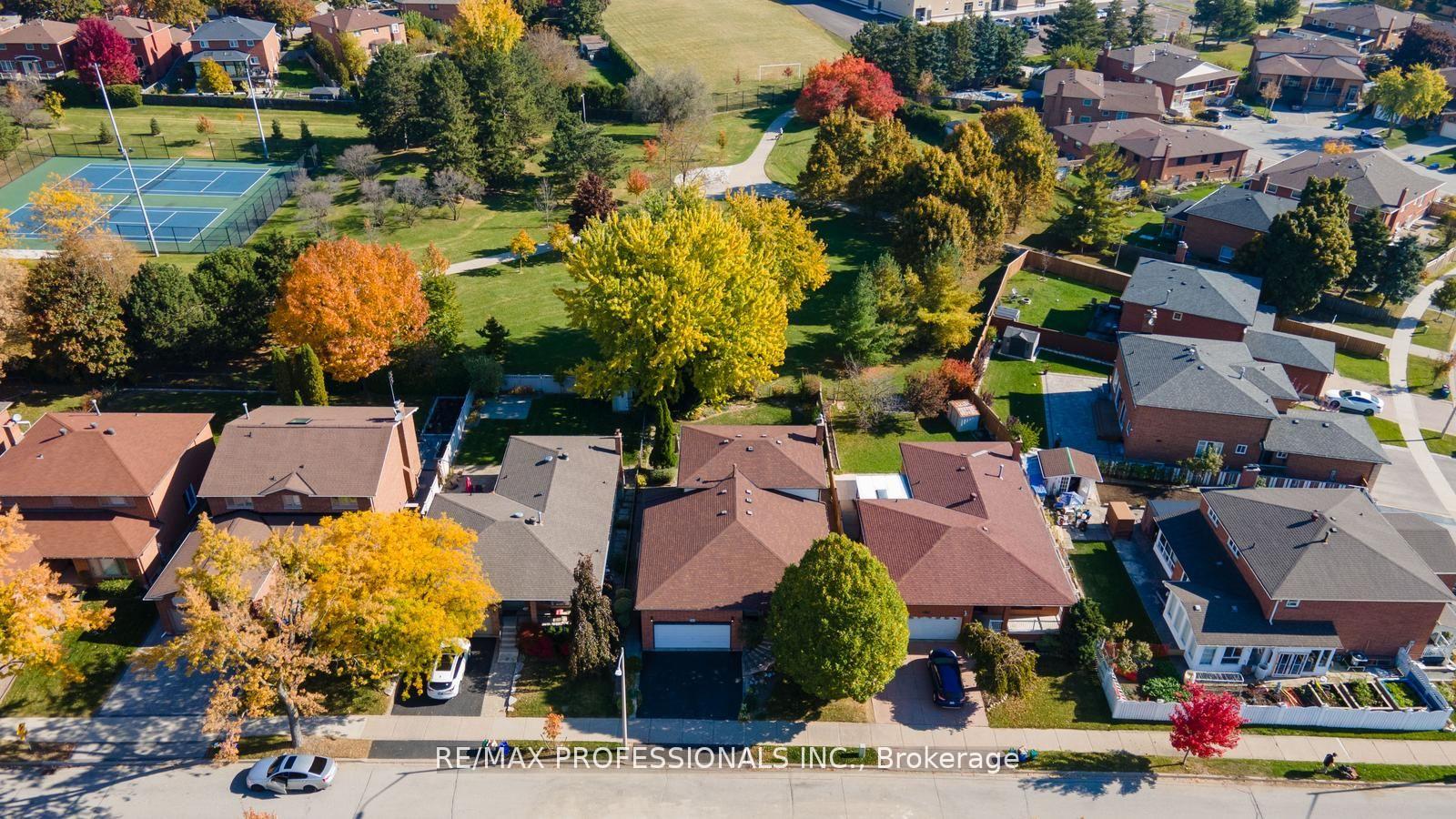 Photo 37 of 369 Airdrie Drive, Vaughan, East Woodbridge — HOMEH