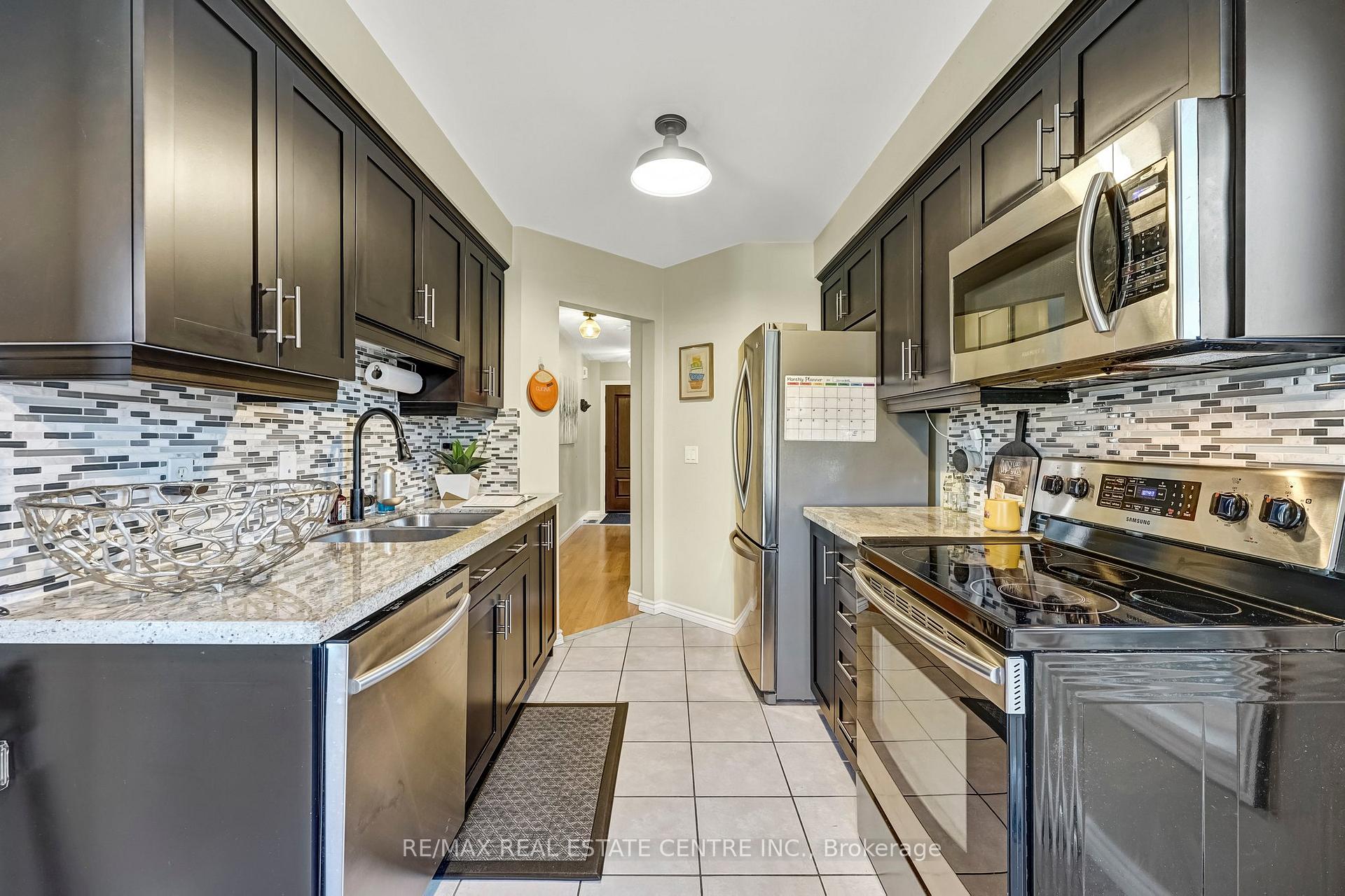 Photo 11 of 38 Piazza Crescent, Vaughan, West Woodbridge — HOMEH