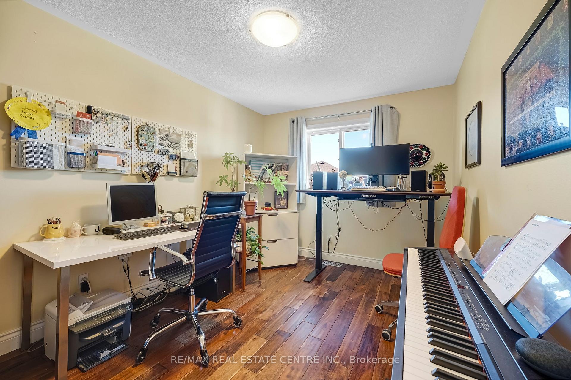Photo 17 of 38 Piazza Crescent, Vaughan, West Woodbridge — HOMEH