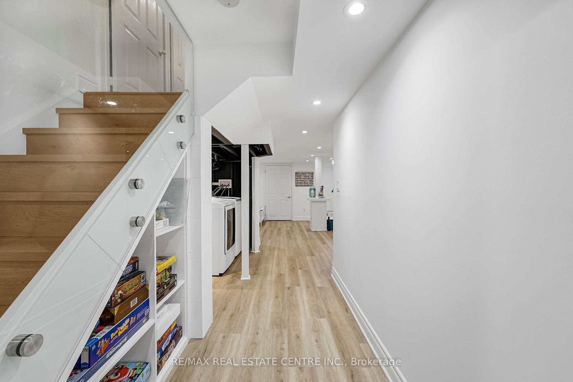 Photo 21 of 38 Piazza Crescent, Vaughan, West Woodbridge — HOMEH