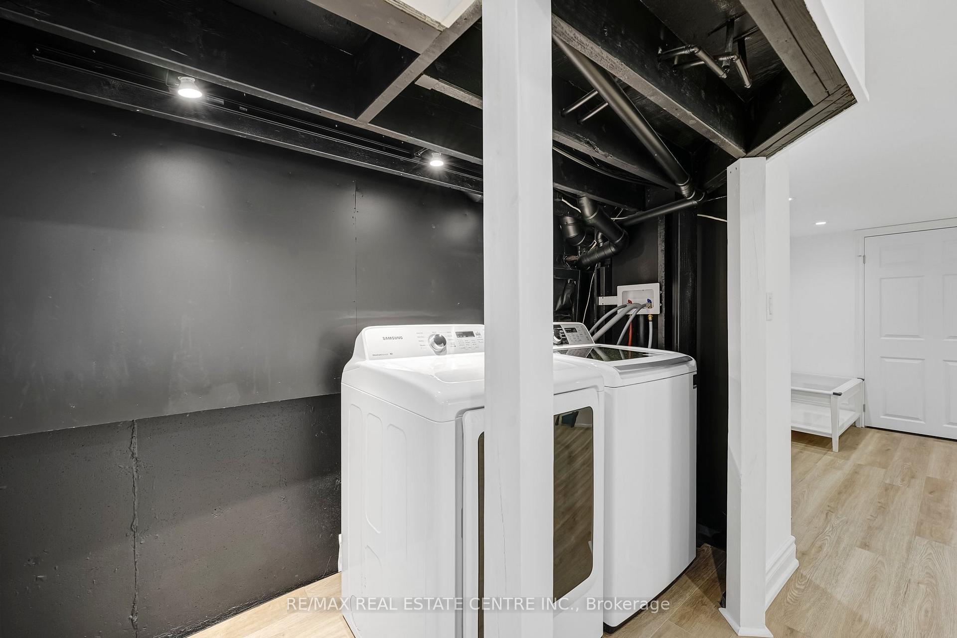Photo 22 of 38 Piazza Crescent, Vaughan, West Woodbridge — HOMEH