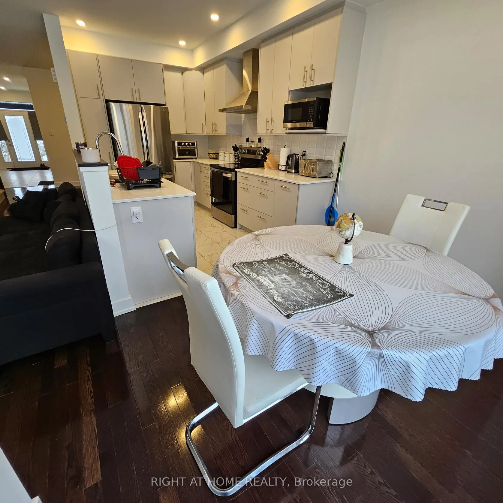 Photo 7 of 49 Moosonee Crescent, Ottawa, Riverside South/Gloucester Glen — HOMEH