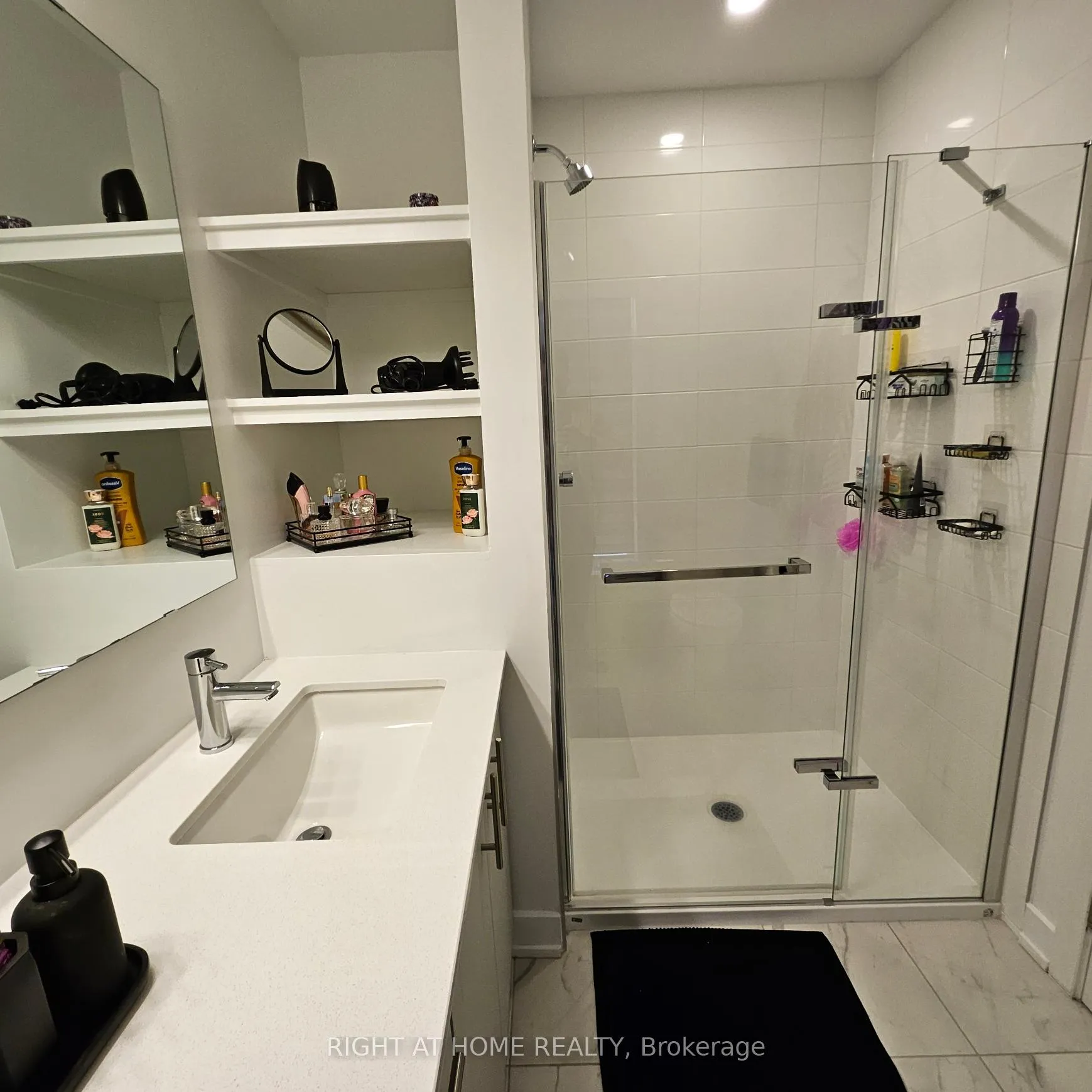 Photo 13 of 49 Moosonee Crescent, Ottawa, Riverside South/Gloucester Glen — HOMEH