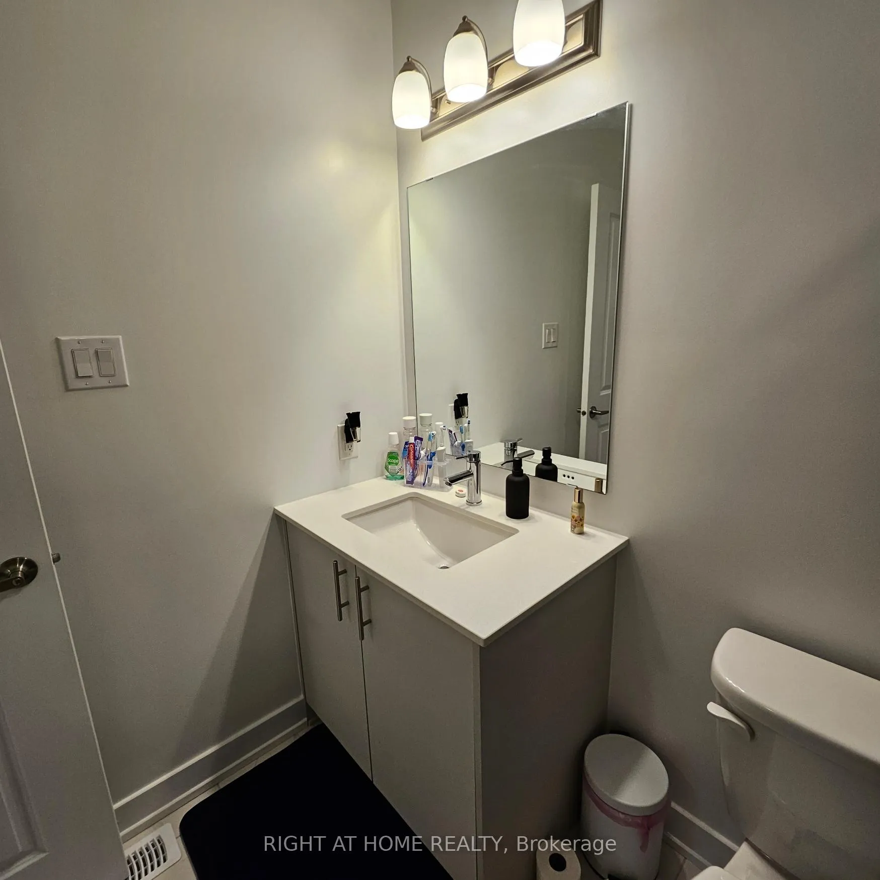 Photo 16 of 49 Moosonee Crescent, Ottawa, Riverside South/Gloucester Glen — HOMEH