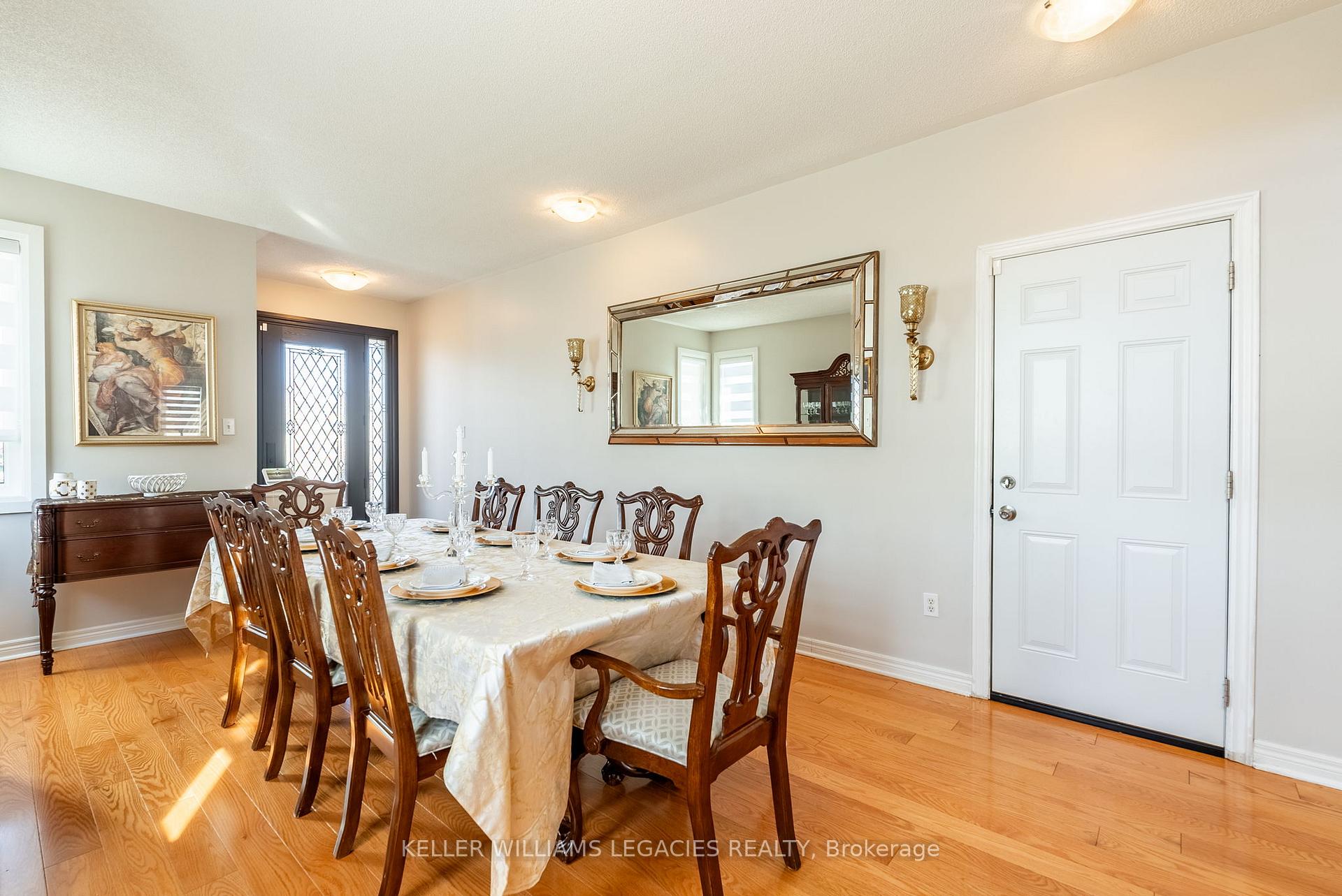 Photo 5 of 98 Daiseyfield Crescent, Vaughan, Vellore Village — HOMEH