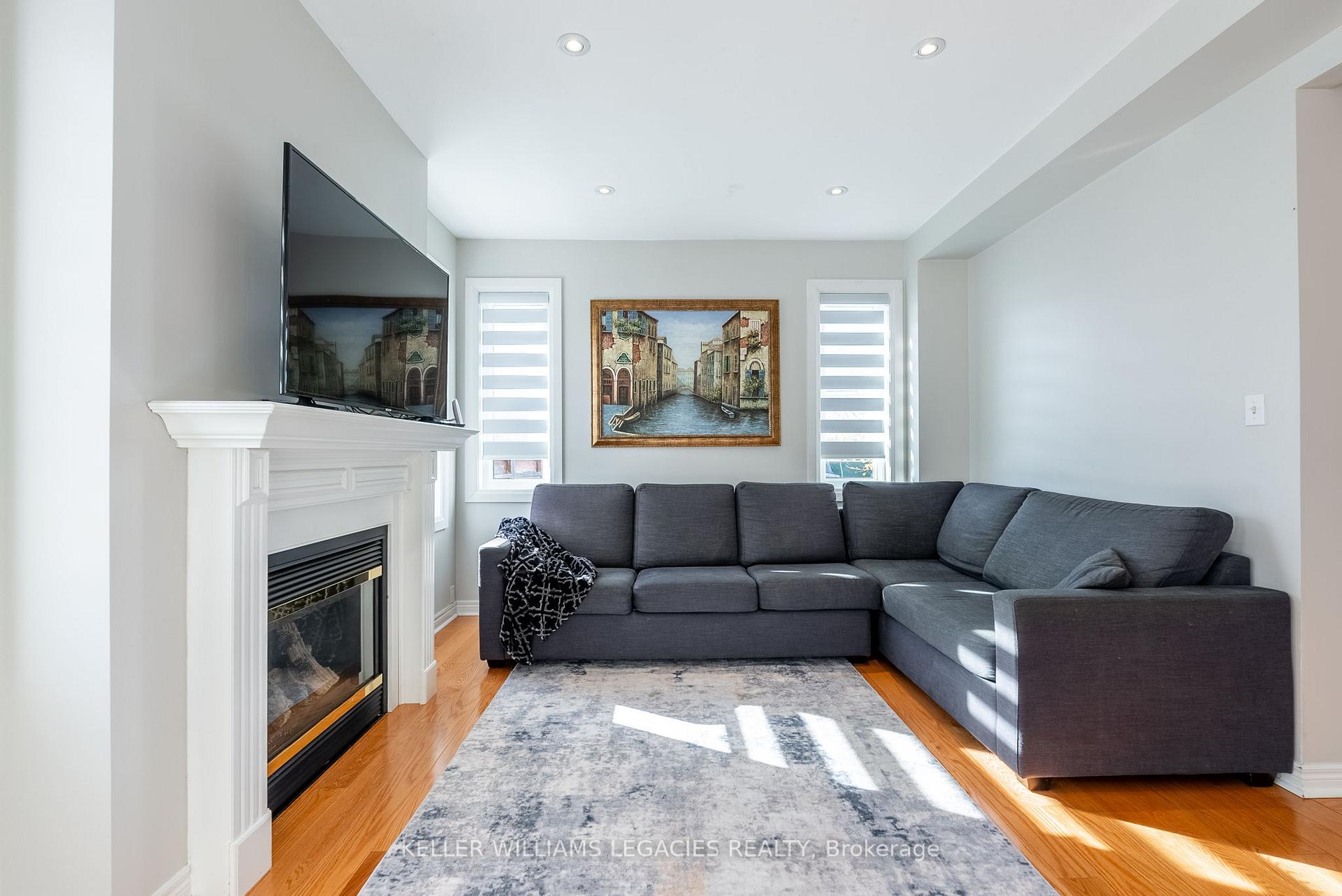 Photo 10 of 98 Daiseyfield Crescent, Vaughan, Vellore Village — HOMEH