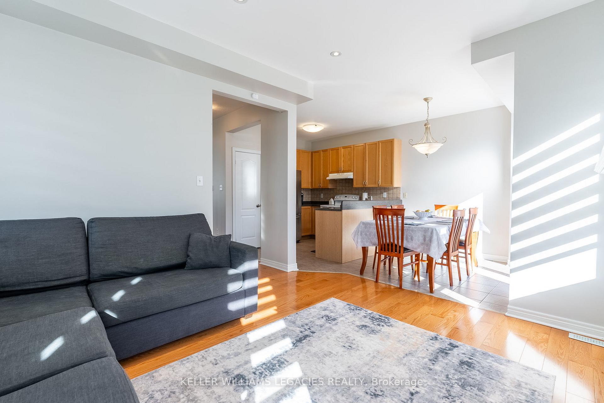 Photo 12 of 98 Daiseyfield Crescent, Vaughan, Vellore Village — HOMEH