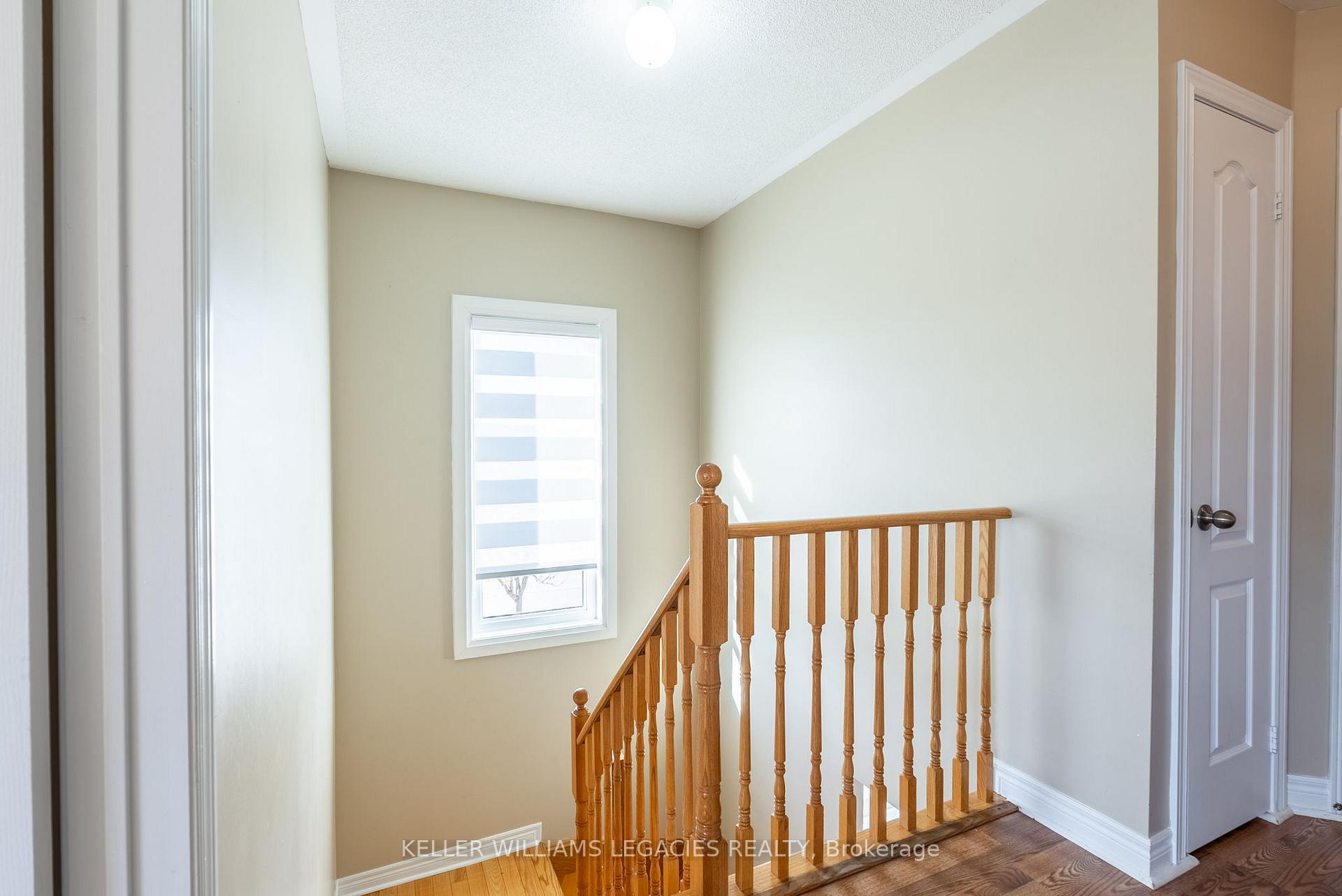 Photo 14 of 98 Daiseyfield Crescent, Vaughan, Vellore Village — HOMEH