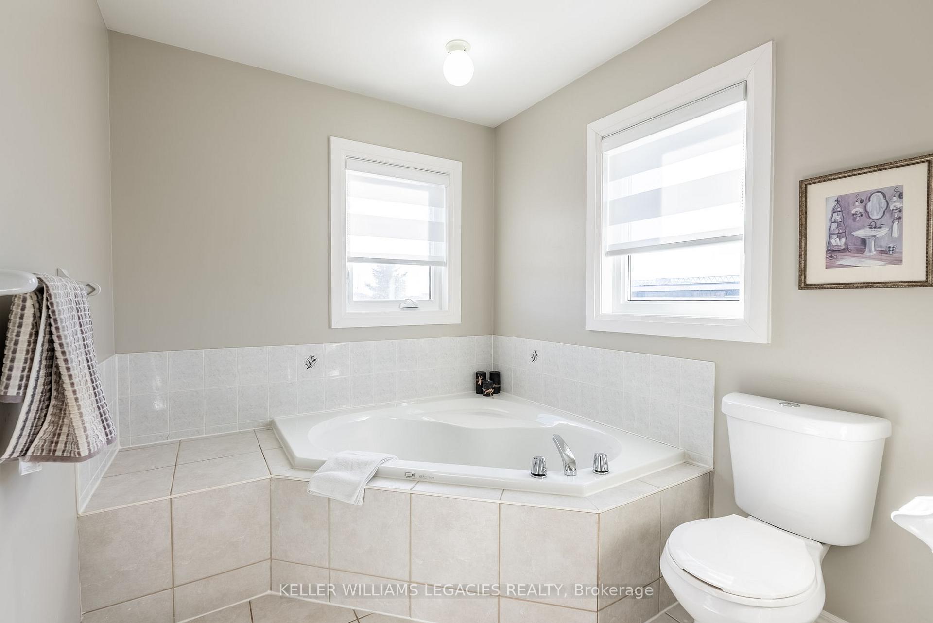 Photo 18 of 98 Daiseyfield Crescent, Vaughan, Vellore Village — HOMEH