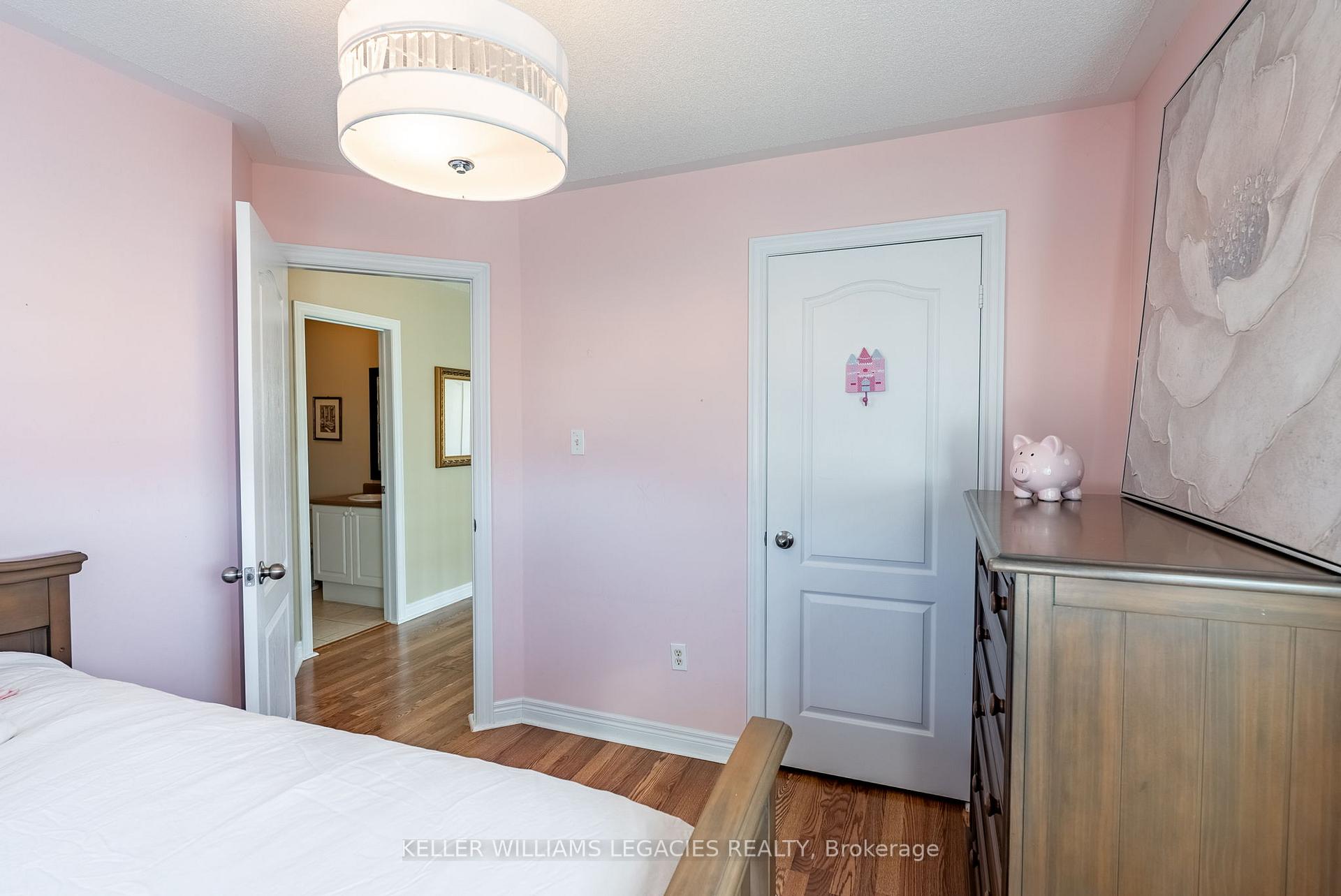Photo 22 of 98 Daiseyfield Crescent, Vaughan, Vellore Village — HOMEH
