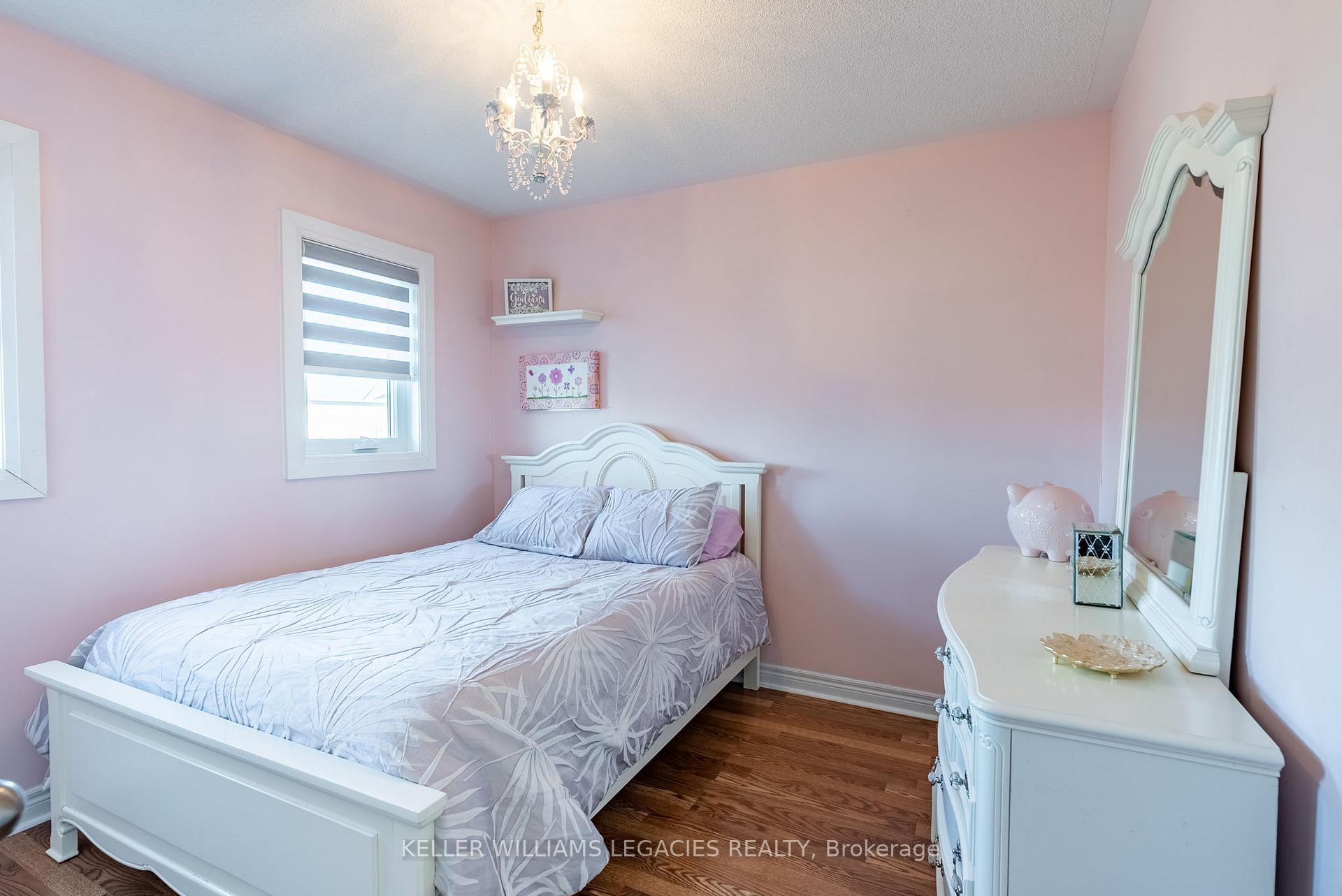 Photo 23 of 98 Daiseyfield Crescent, Vaughan, Vellore Village — HOMEH