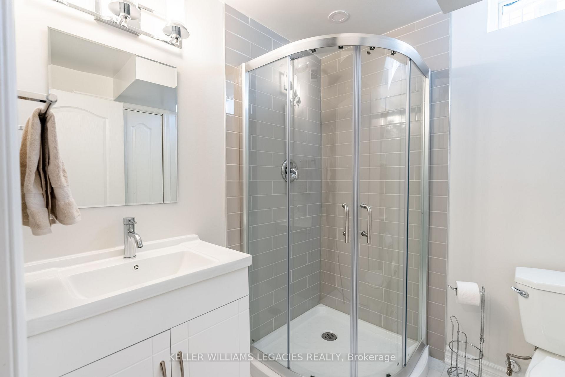 Photo 30 of 98 Daiseyfield Crescent, Vaughan, Vellore Village — HOMEH