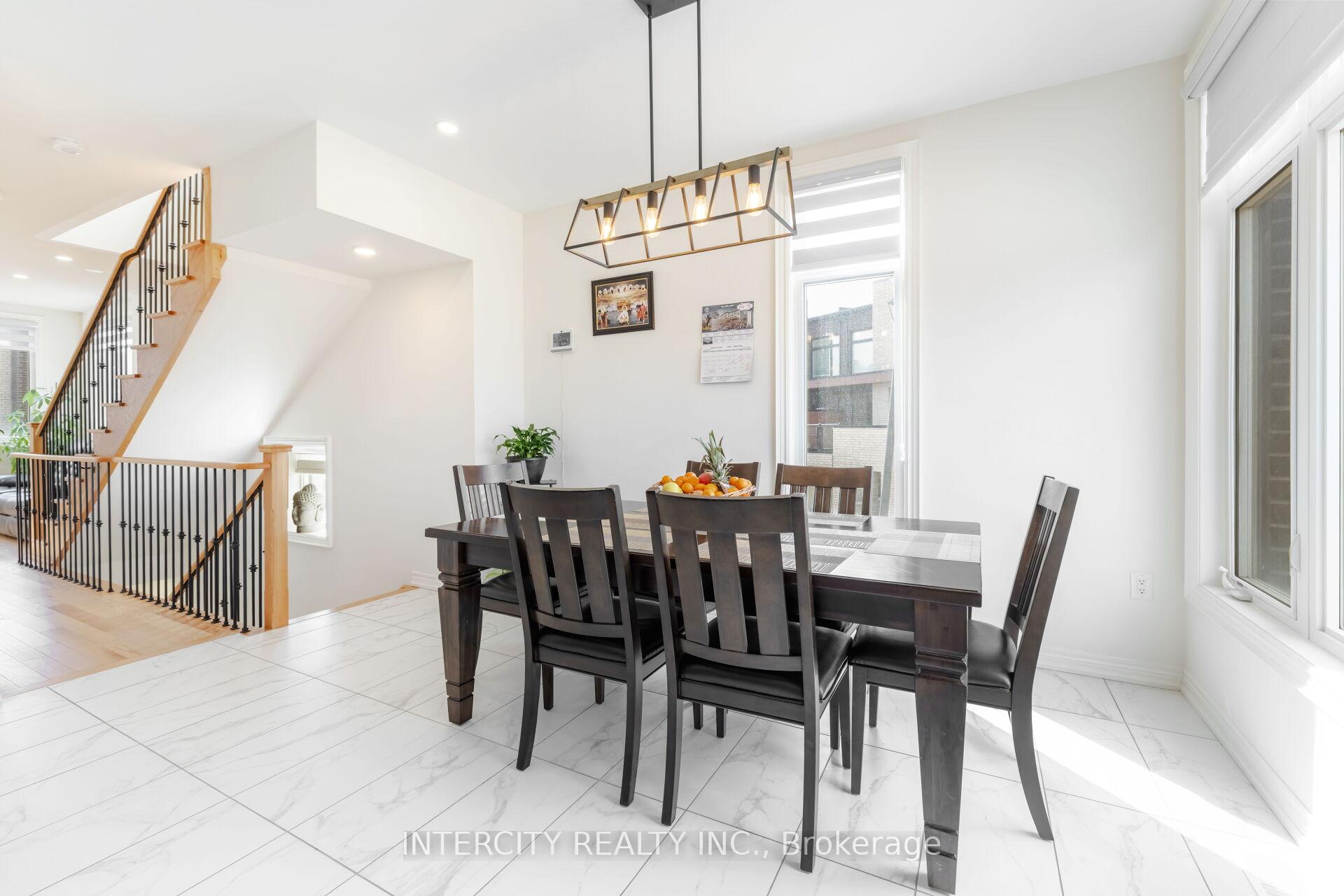 Photo 21 of 19 Queenpost Drive, Brampton, Credit Valley — HOMEH
