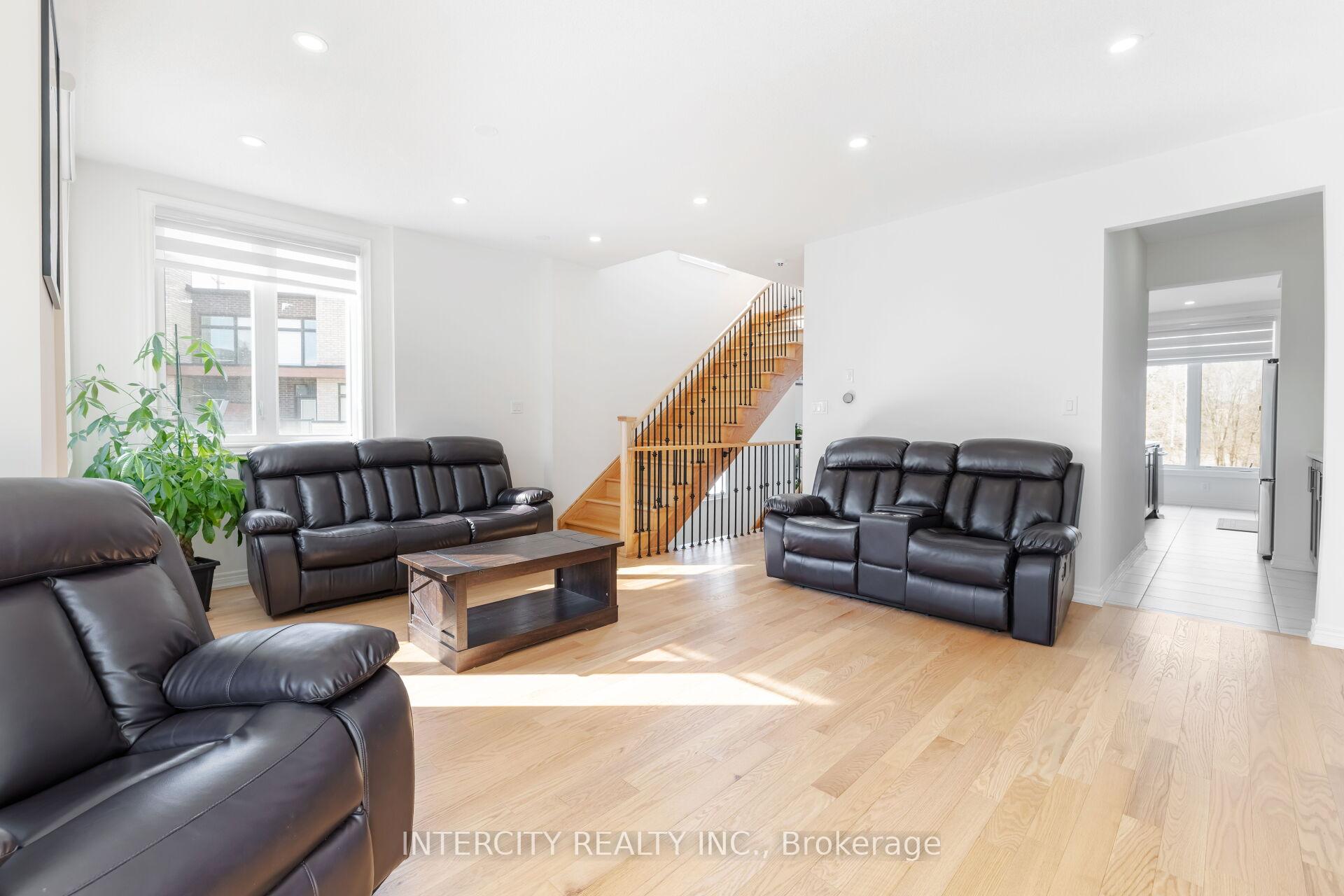 Photo 25 of 19 Queenpost Drive, Brampton, Credit Valley — HOMEH