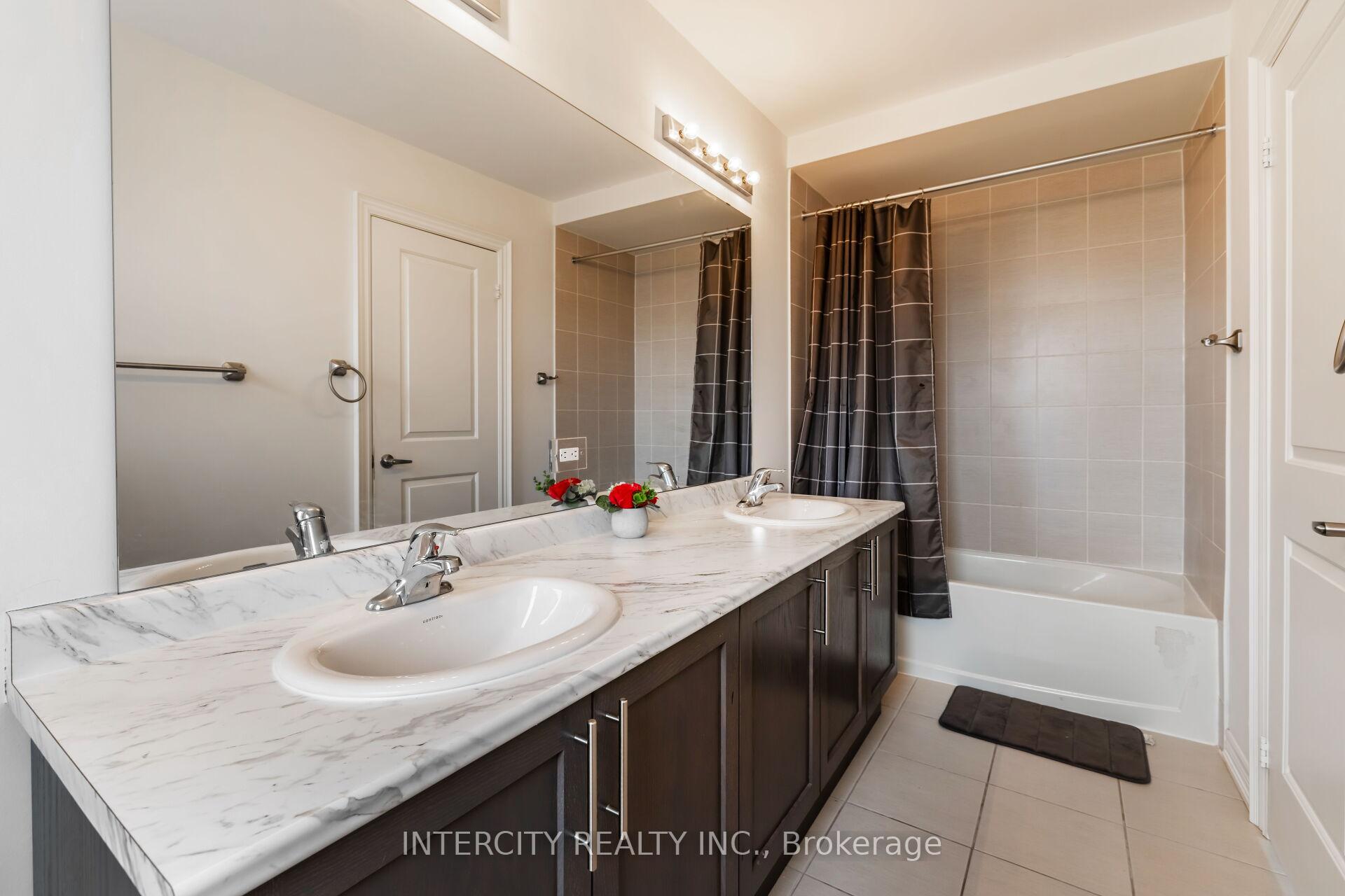 Photo 34 of 19 Queenpost Drive, Brampton, Credit Valley — HOMEH