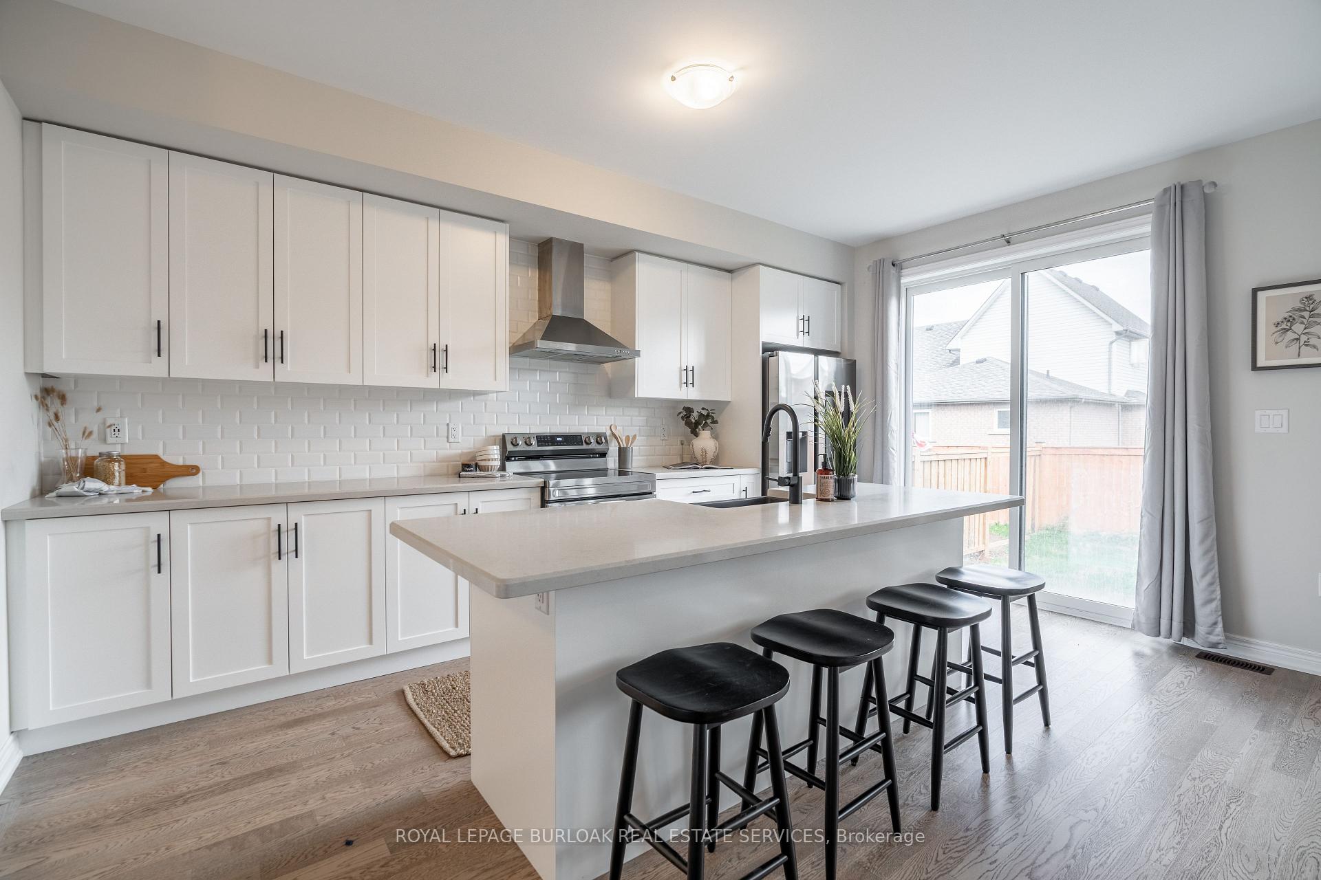 Photo 9 of 127 Starfire Crescent, Hamilton, Fruitland — HOMEH