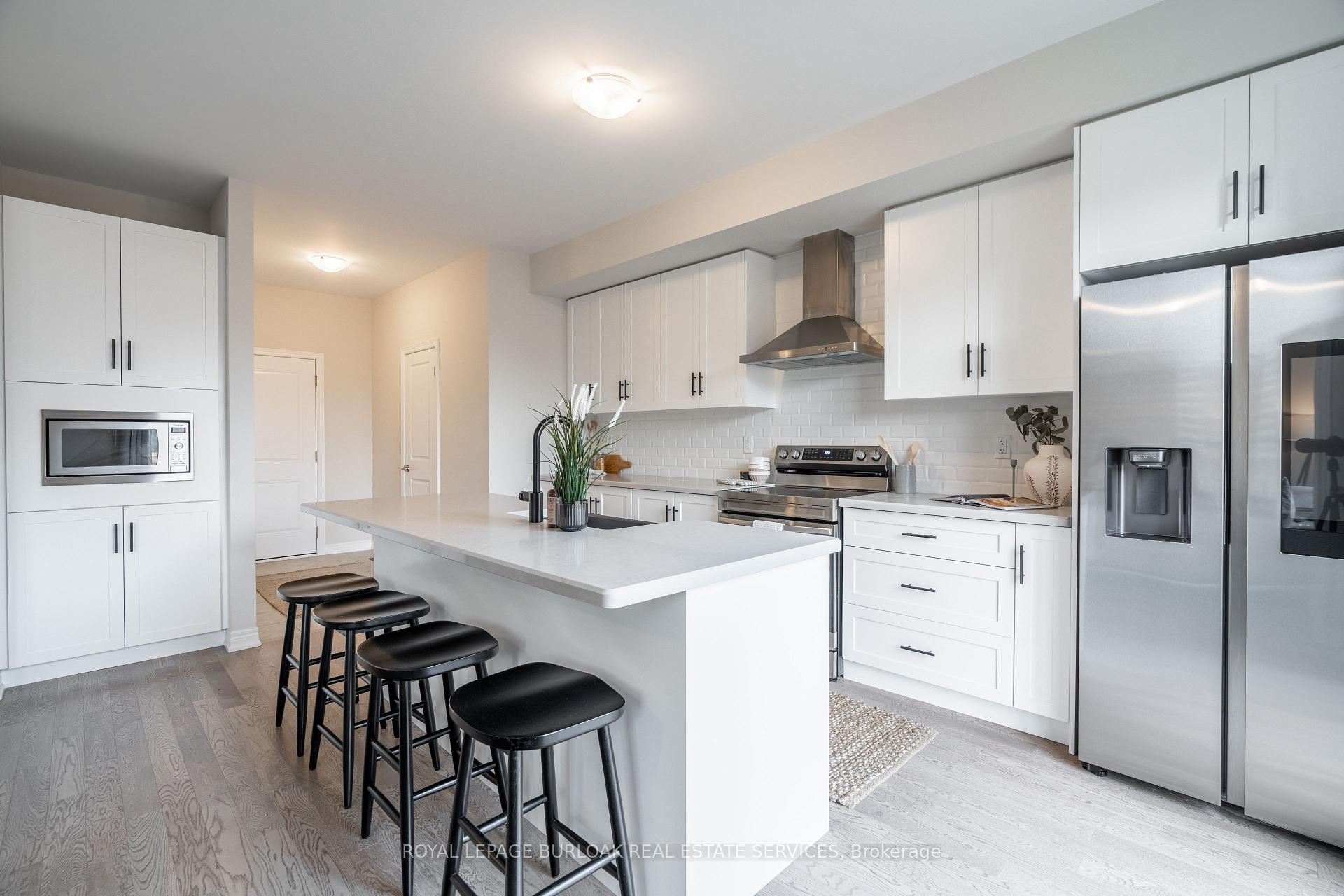 Photo 10 of 127 Starfire Crescent, Hamilton, Fruitland — HOMEH