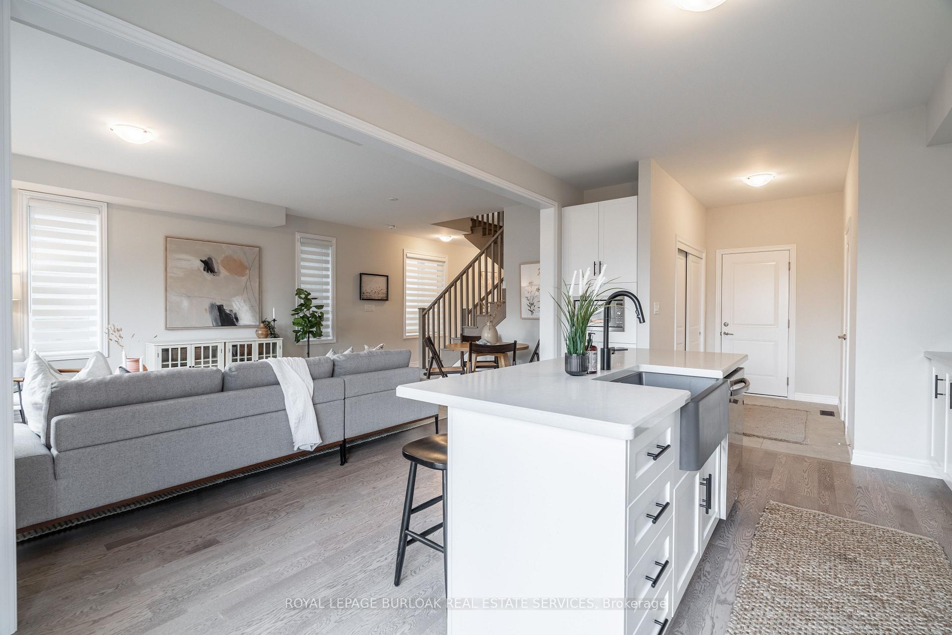Photo 11 of 127 Starfire Crescent, Hamilton, Fruitland — HOMEH