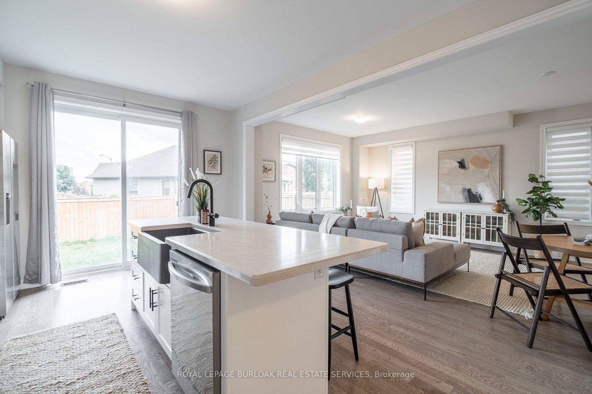 Photo 13 of 127 Starfire Crescent, Hamilton, Fruitland — HOMEH