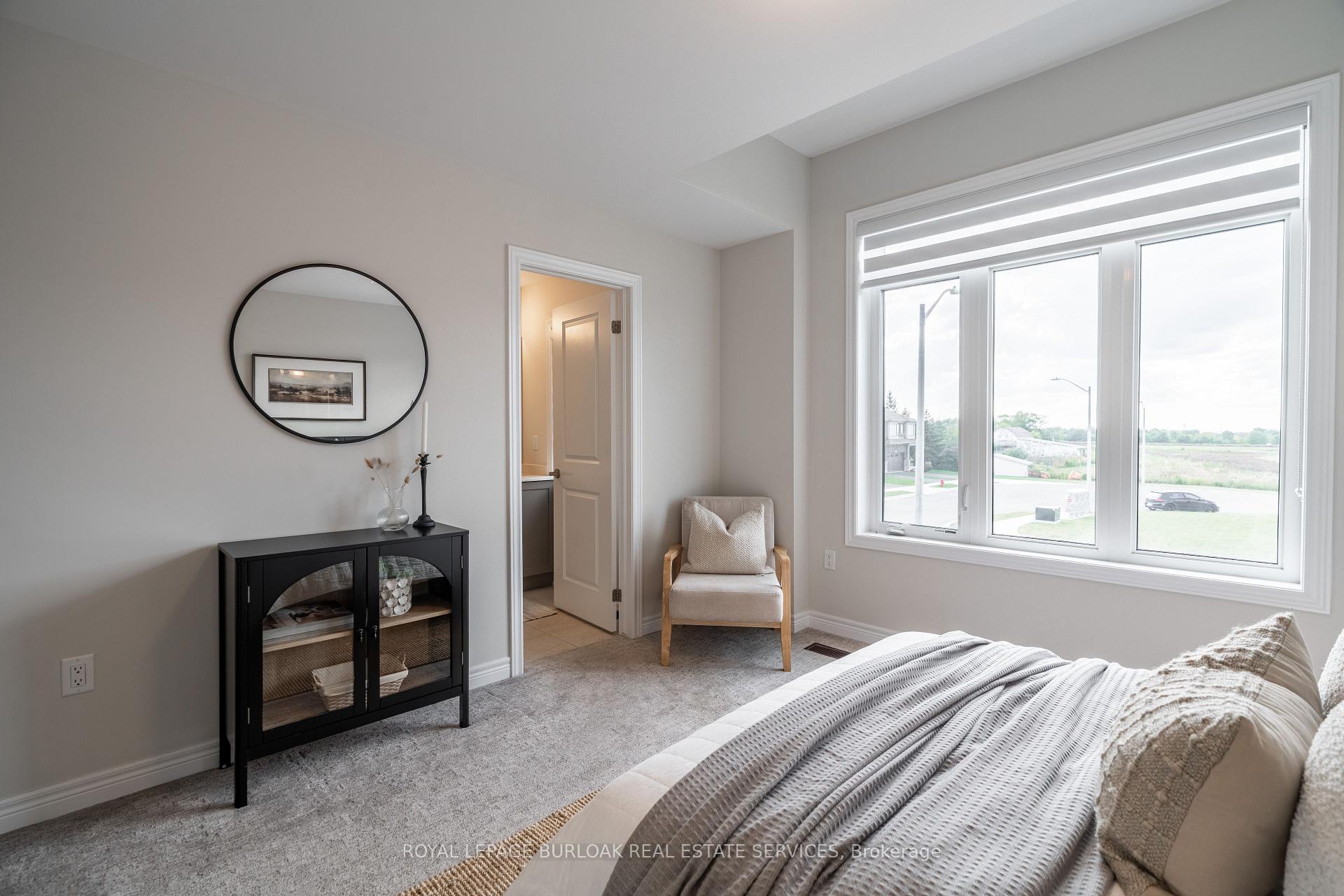 Photo 18 of 127 Starfire Crescent, Hamilton, Fruitland — HOMEH
