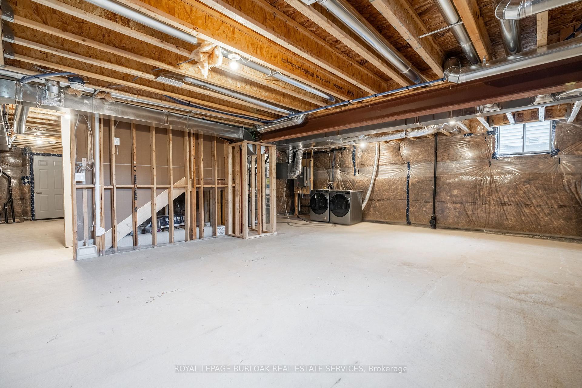 Photo 30 of 127 Starfire Crescent, Hamilton, Fruitland — HOMEH