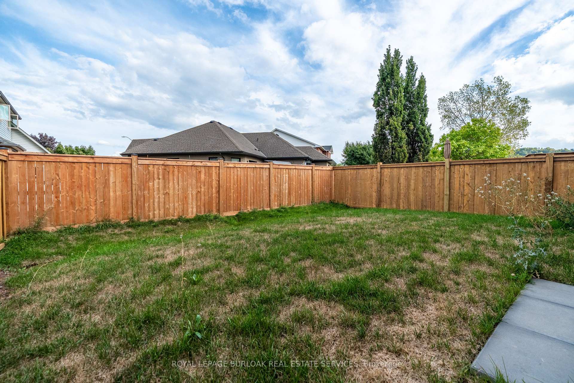 Photo 32 of 127 Starfire Crescent, Hamilton, Fruitland — HOMEH