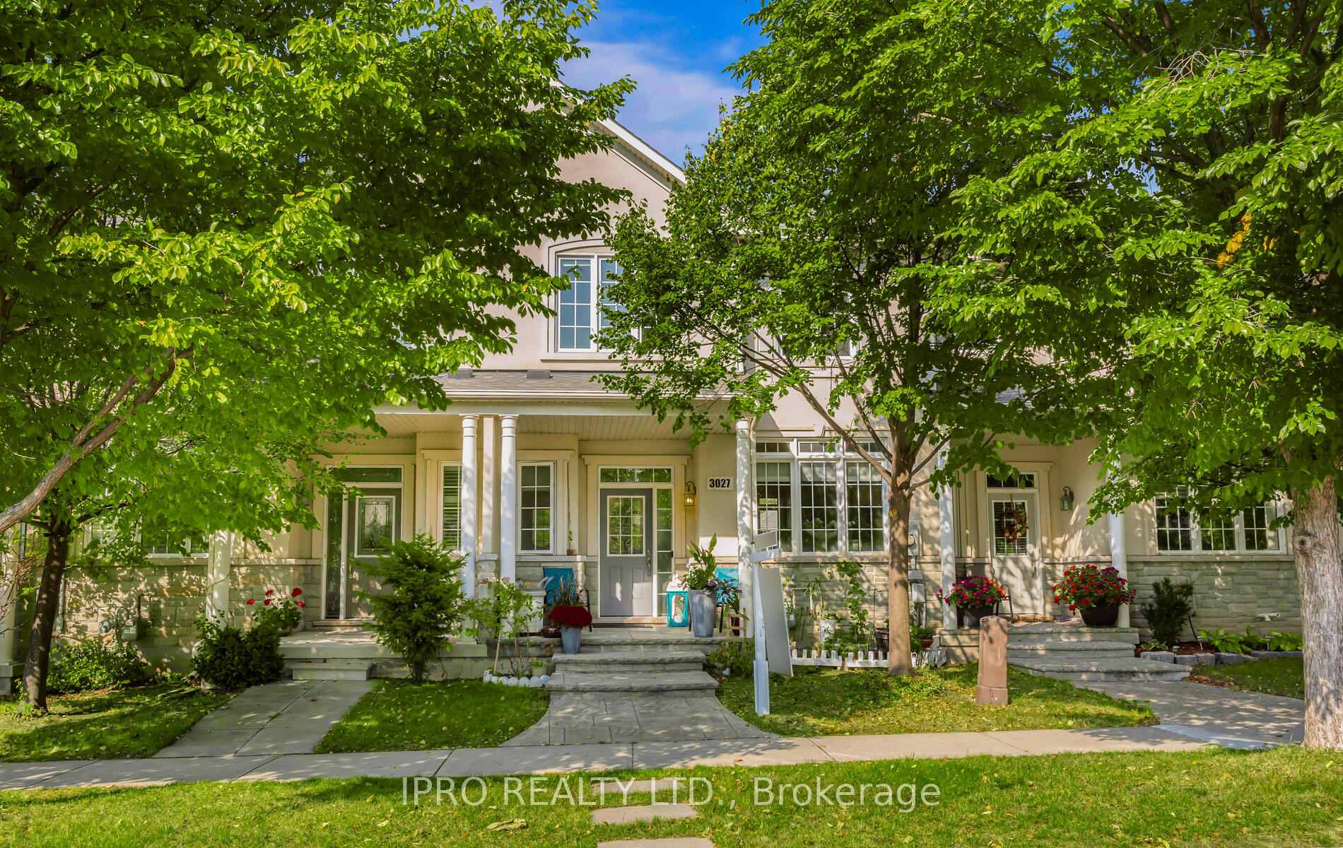 Front of 3027 Richview Boulevard