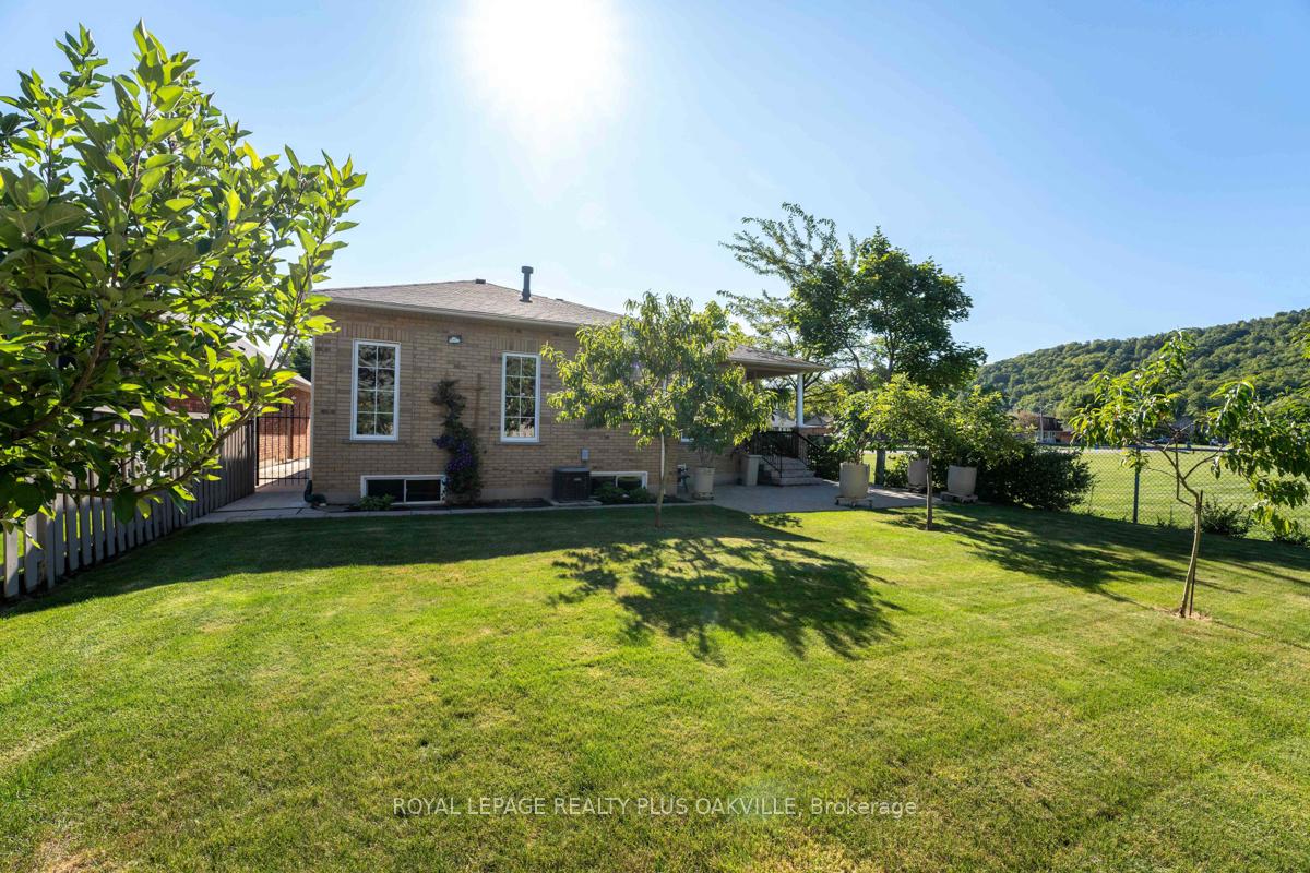 Photo 33 of 195 Winona Road, Hamilton, Winona — HOMEH