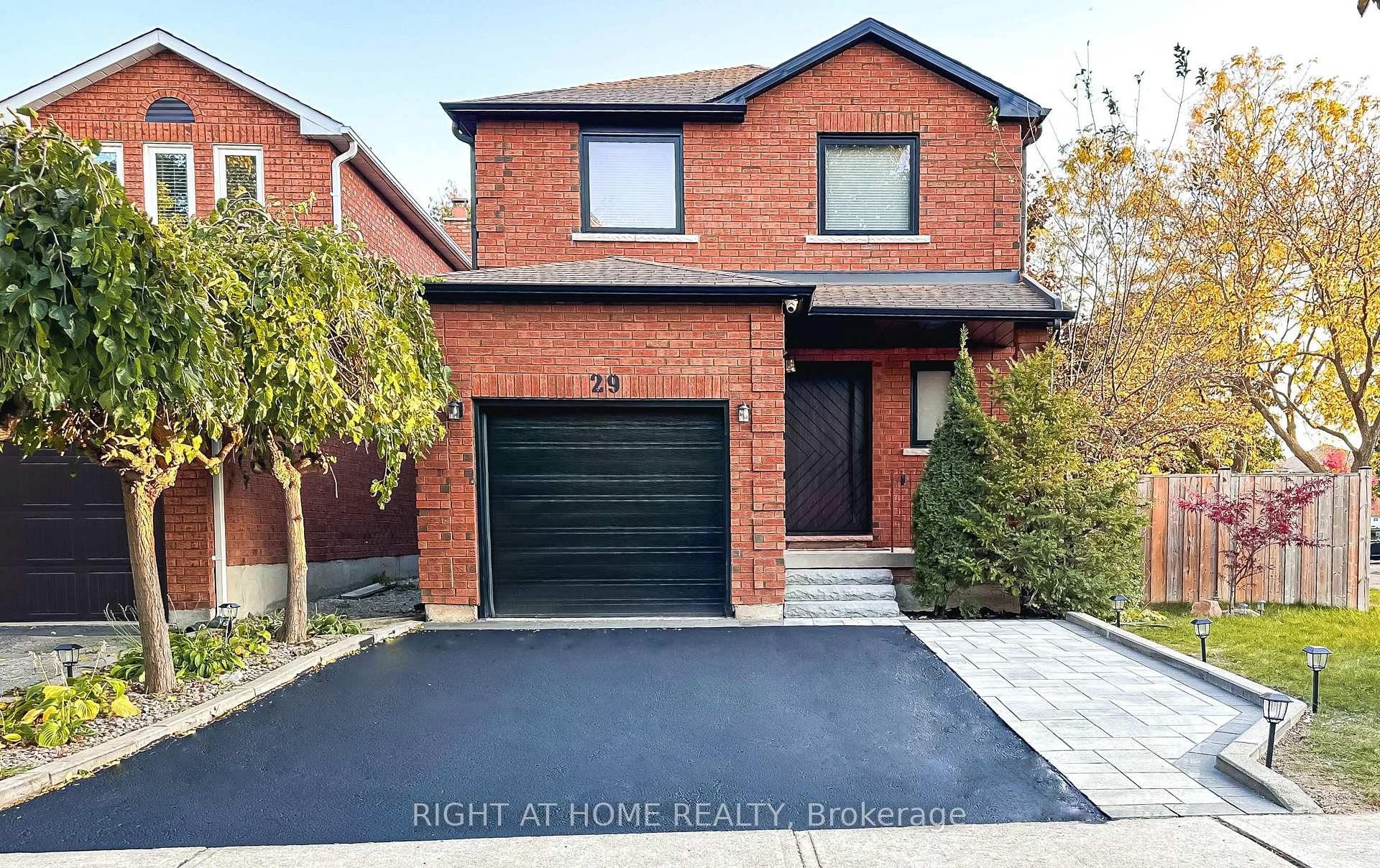 Photo 1 of 29 Mountfield Crescent, Vaughan, Brownridge — HOMEH