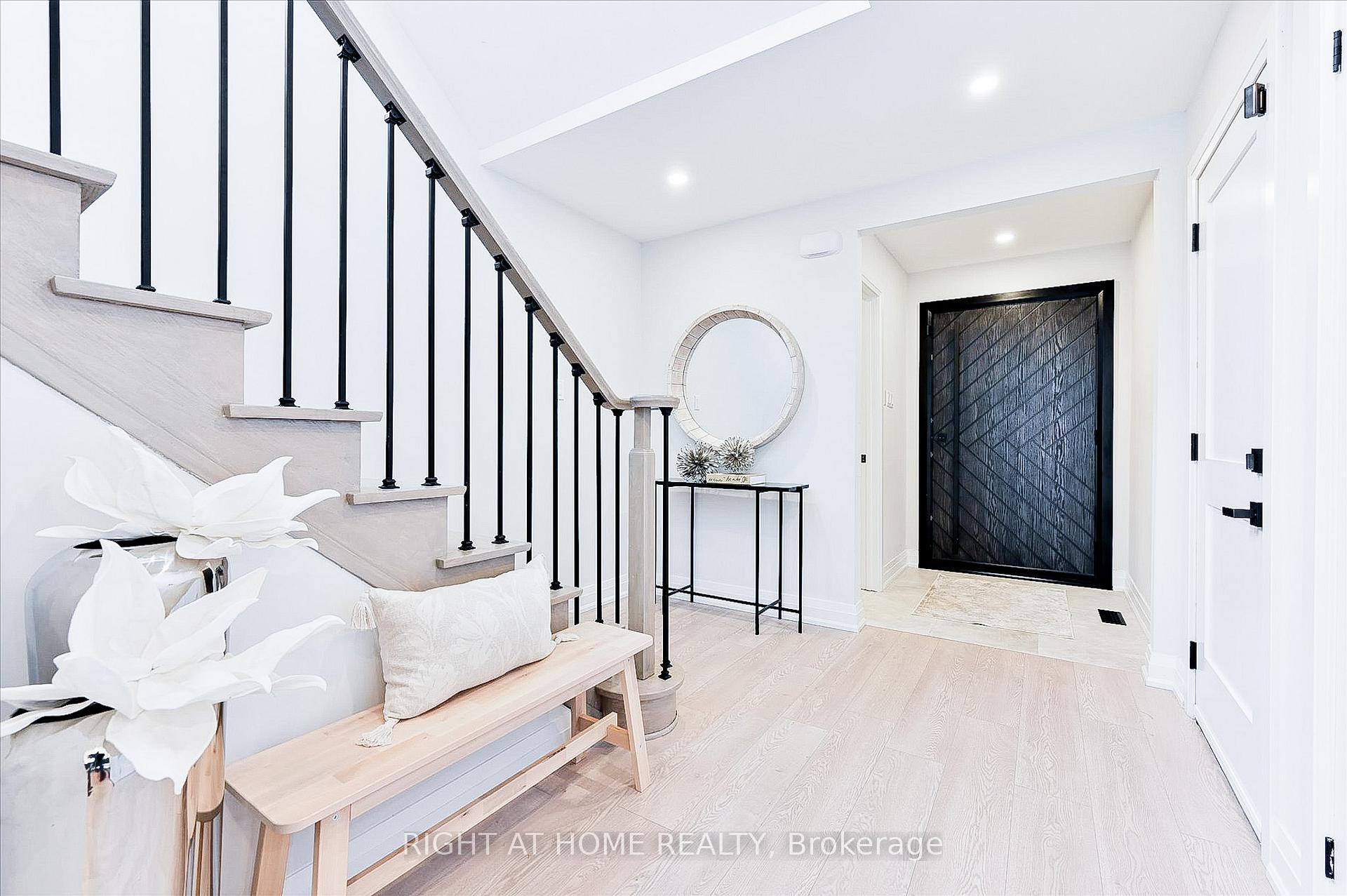 Photo 2 of 29 Mountfield Crescent, Vaughan, Brownridge — HOMEH