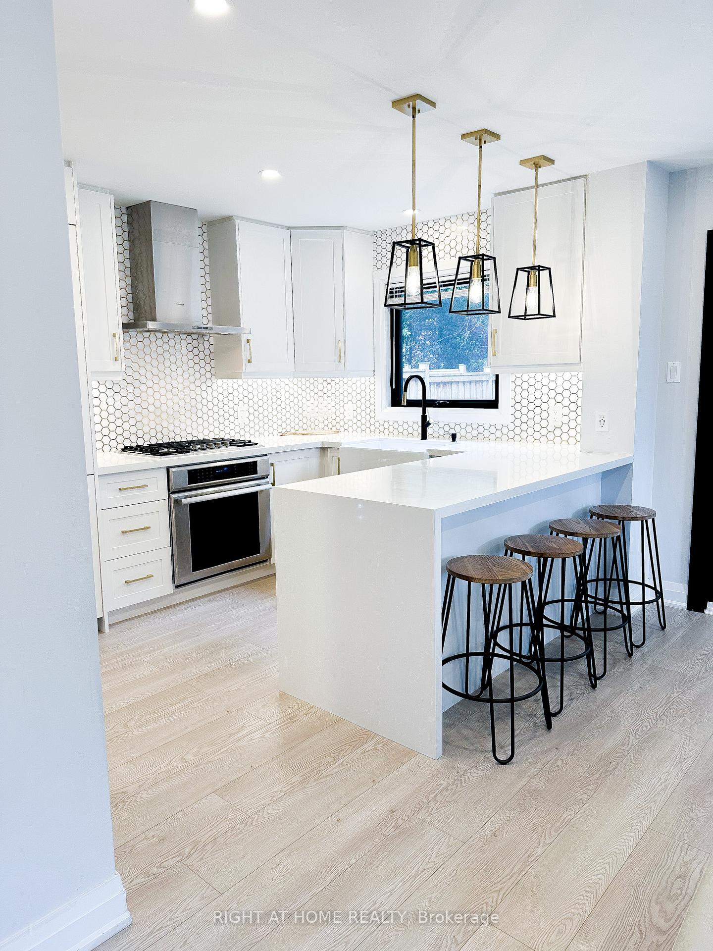 Photo 6 of 29 Mountfield Crescent, Vaughan, Brownridge — HOMEH