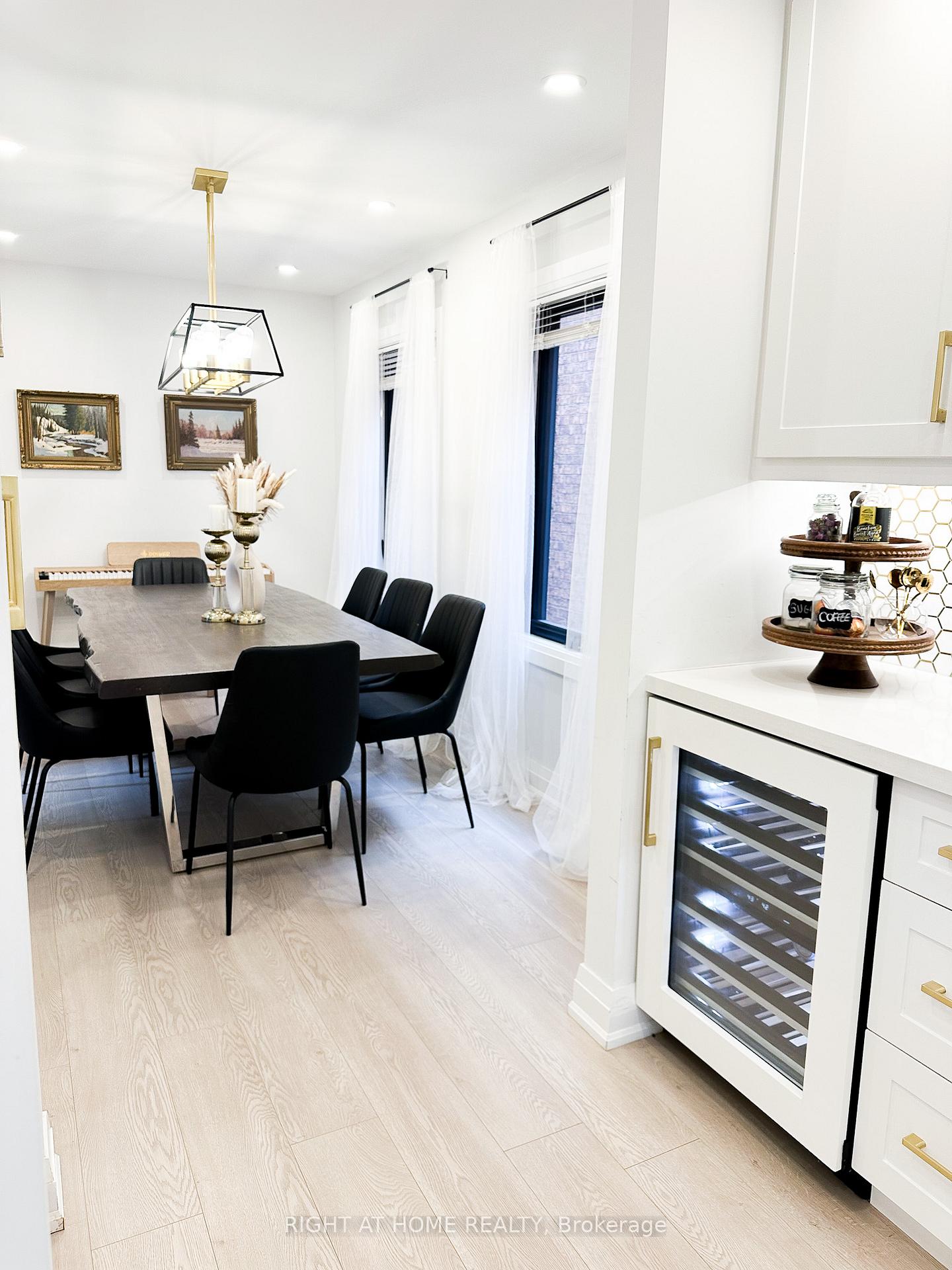 Photo 12 of 29 Mountfield Crescent, Vaughan, Brownridge — HOMEH