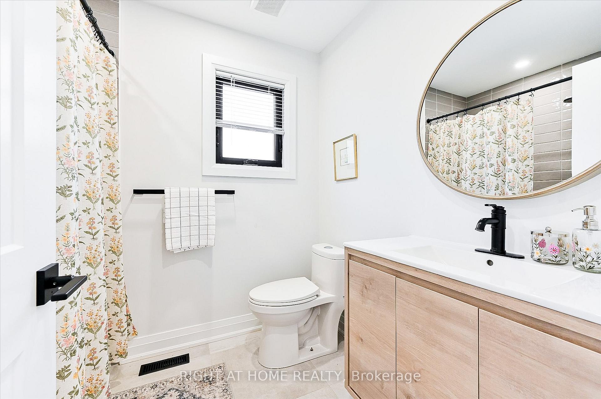 Photo 15 of 29 Mountfield Crescent, Vaughan, Brownridge — HOMEH