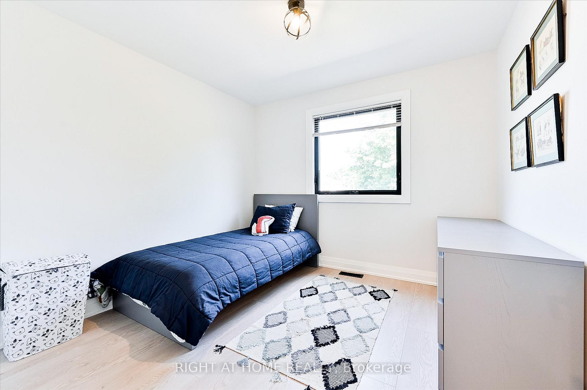 Photo 17 of 29 Mountfield Crescent, Vaughan, Brownridge — HOMEH