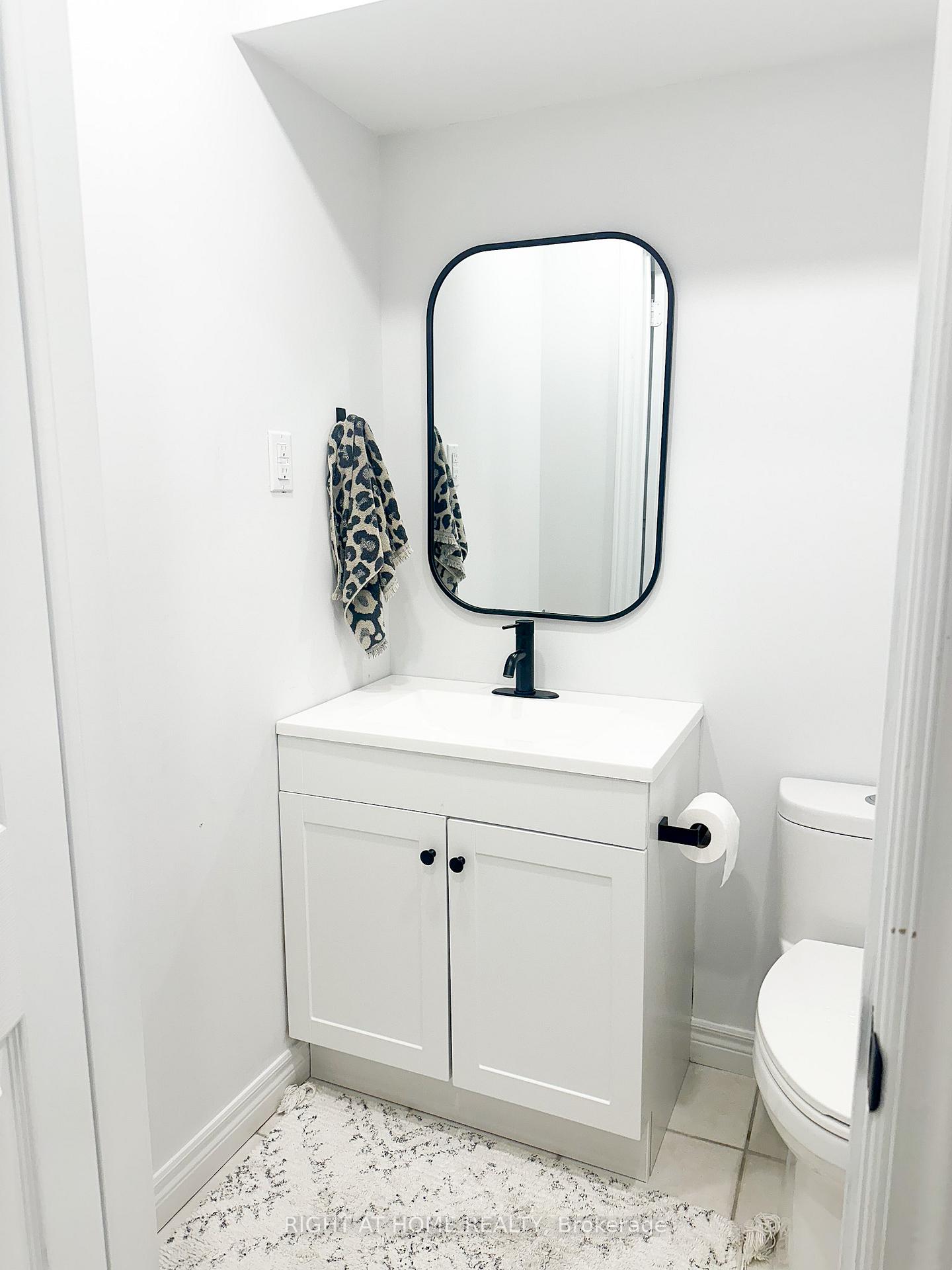 Photo 21 of 29 Mountfield Crescent, Vaughan, Brownridge — HOMEH