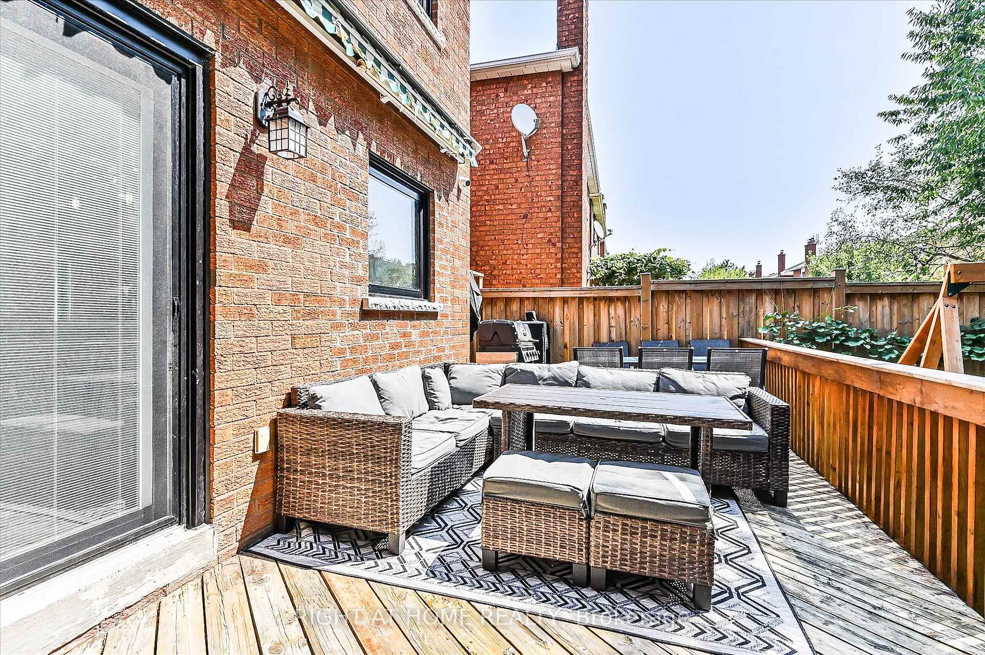 Photo 22 of 29 Mountfield Crescent, Vaughan, Brownridge — HOMEH