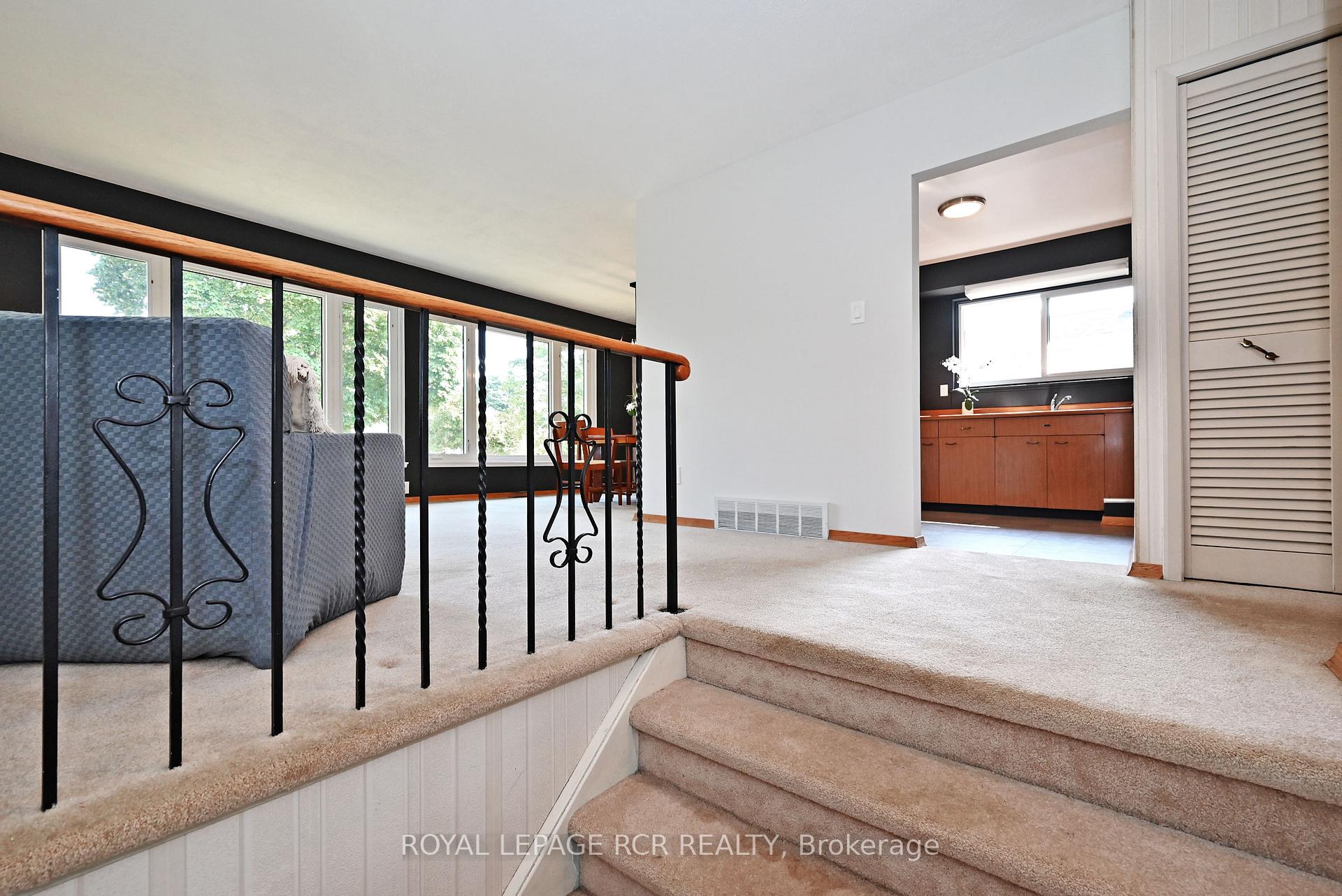 Photo 3 of 16 Cathedral Road, Brampton, Brampton East — HOMEH