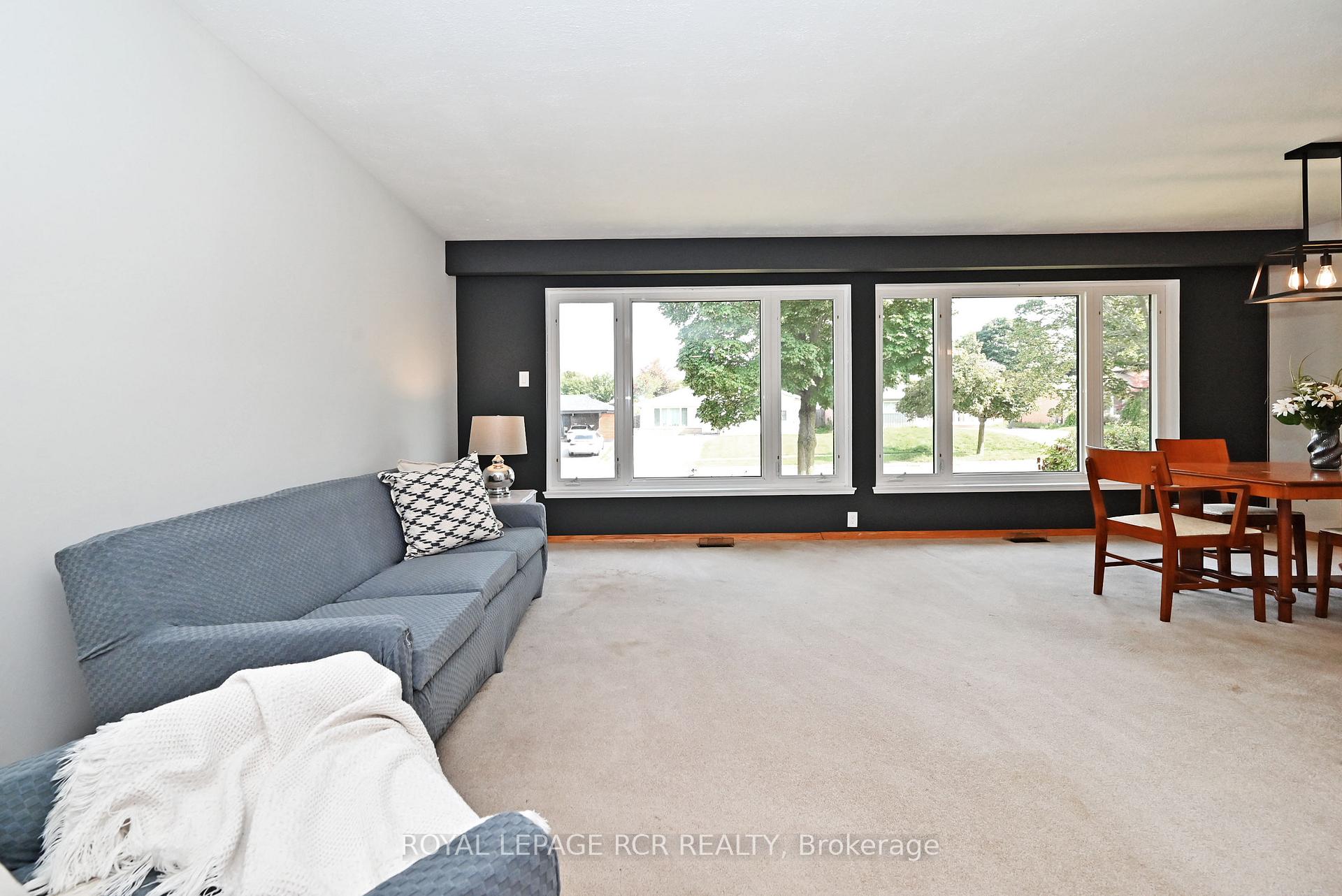 Photo 8 of 16 Cathedral Road, Brampton, Brampton East — HOMEH