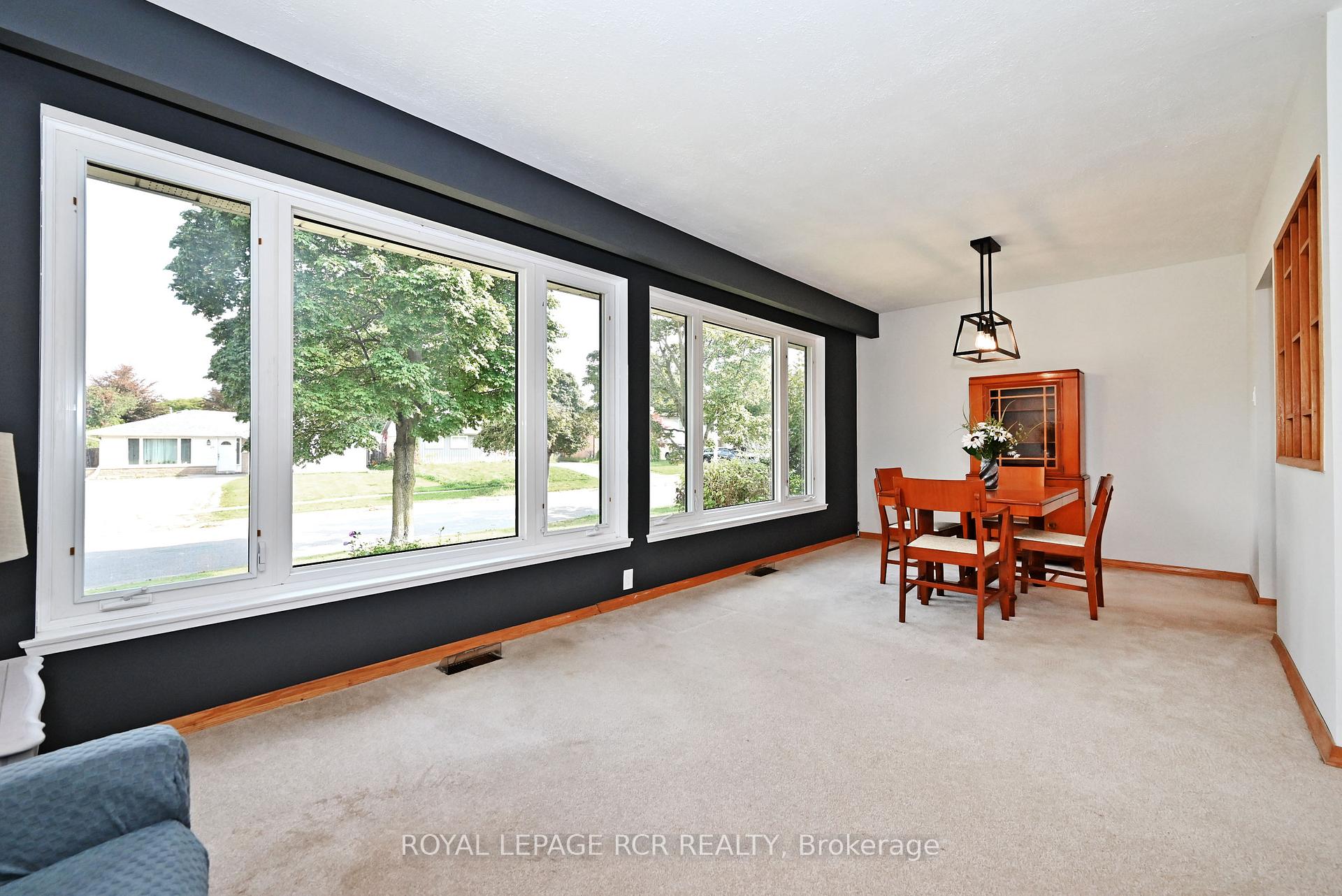 Photo 10 of 16 Cathedral Road, Brampton, Brampton East — HOMEH