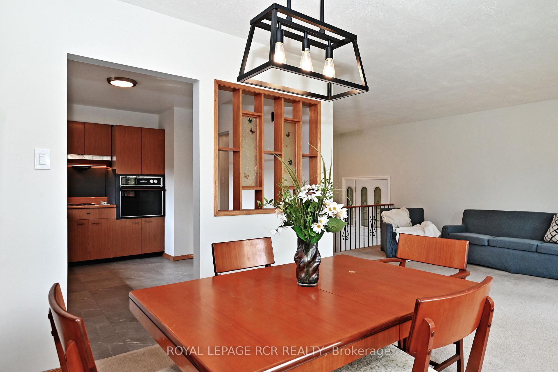 Photo 12 of 16 Cathedral Road, Brampton, Brampton East — HOMEH