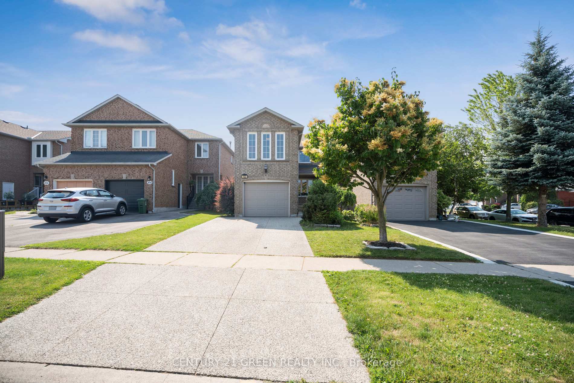Photo 1 of 102 Niska Drive, Hamilton, Waterdown — HOMEH